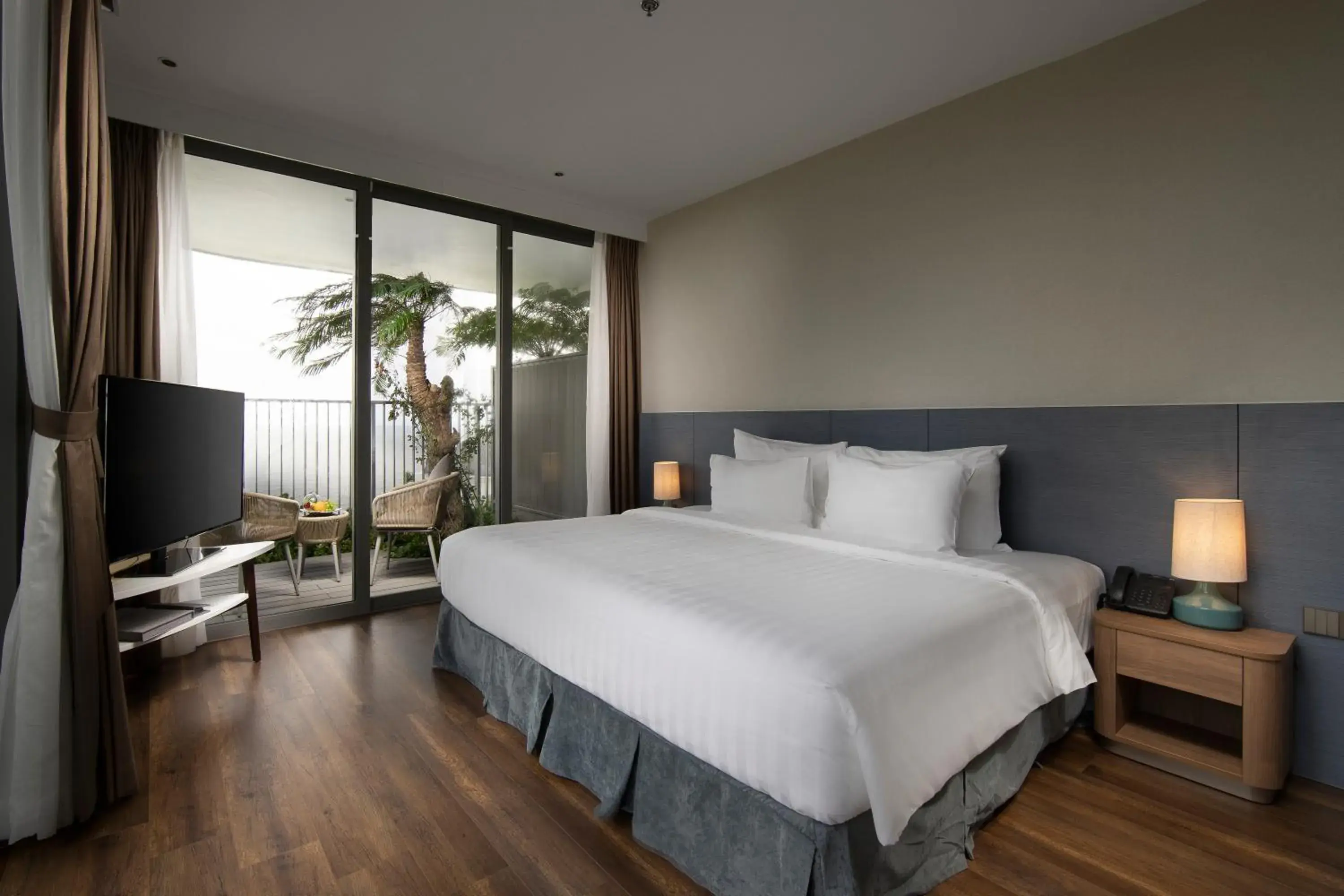 Bed in Flamingo Cát Bà Resort Managed by Flamingo Hotels & Resorts Bed in Flamingo Cát Bà Resort Managed by Flamingo Hotels & Resorts