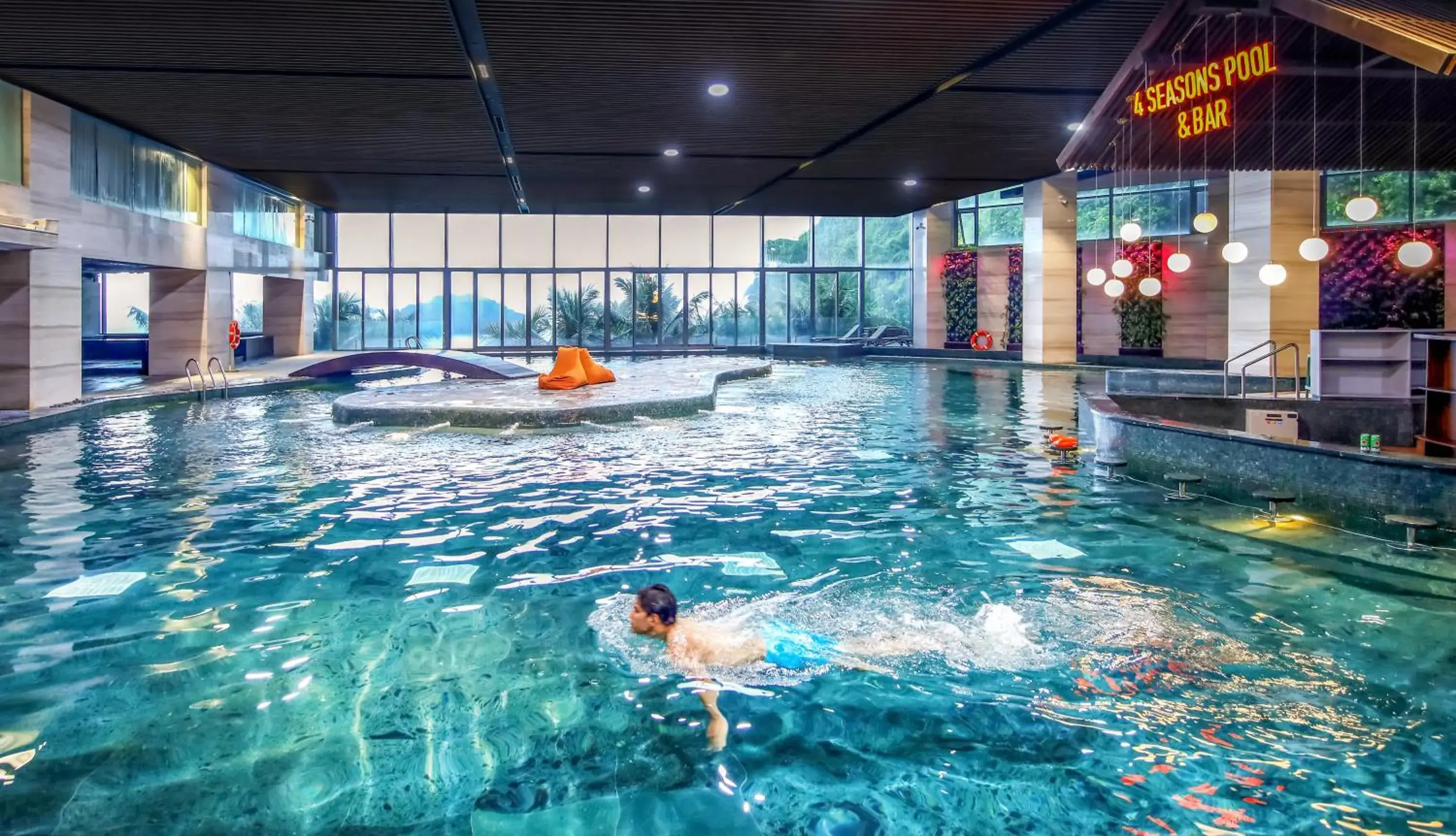 Pool view in Flamingo Resort Cat Ba Pool view in Flamingo Resort Cat Ba