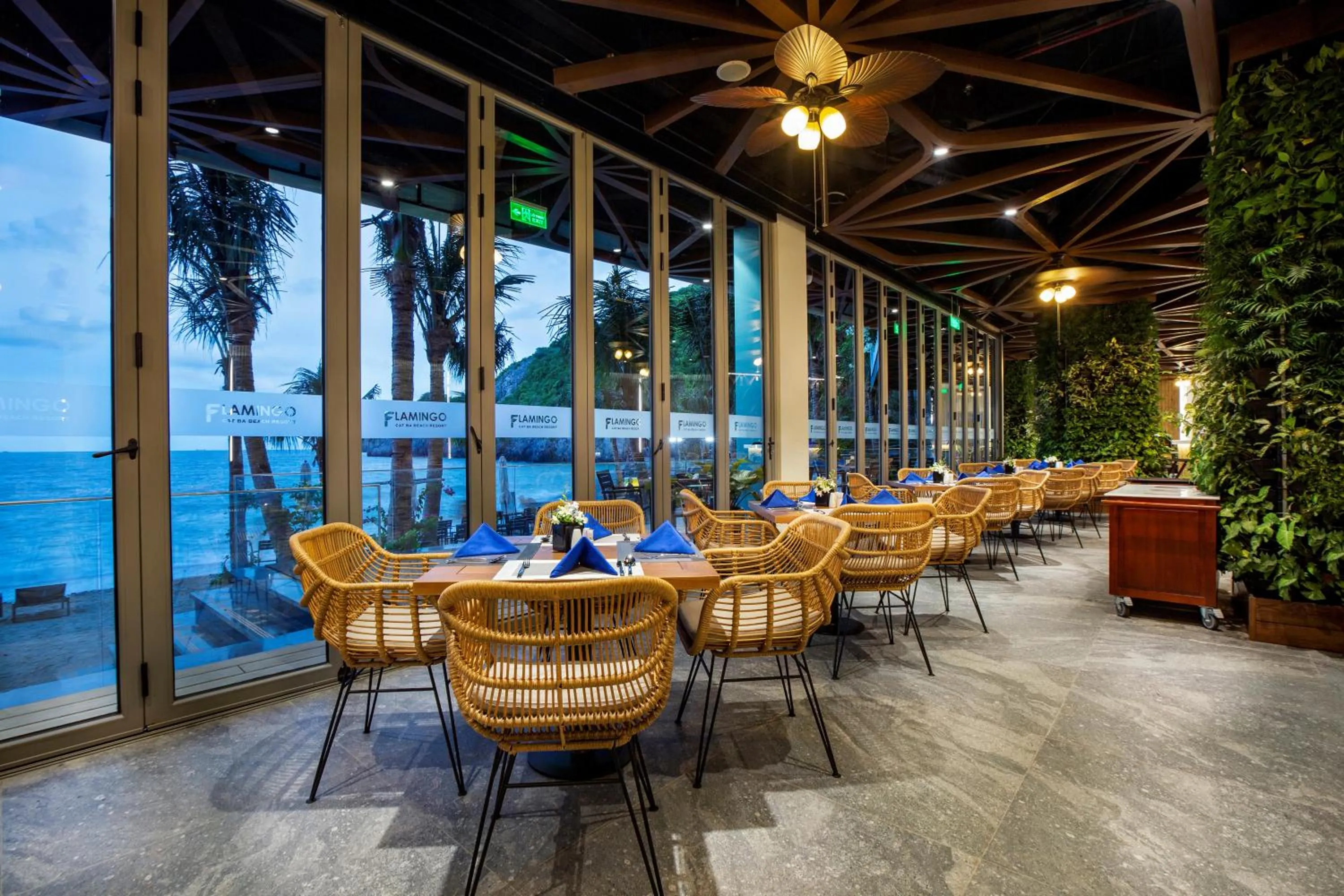 Restaurant/places to eat in Flamingo Cát Bà Resort Managed by Flamingo Hotels & Resorts