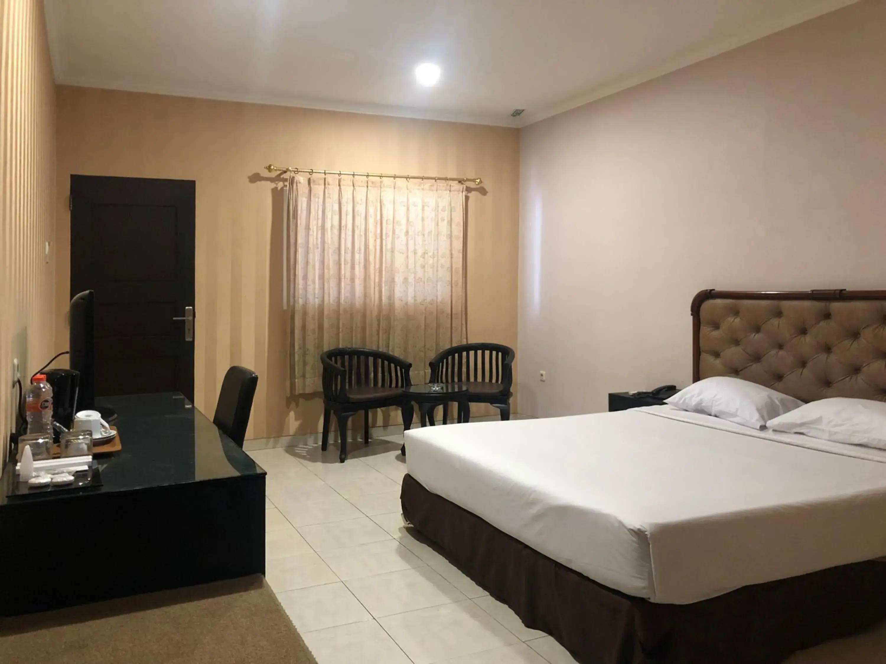 Photo of the whole room, Bed in Hotel Sinar 3
