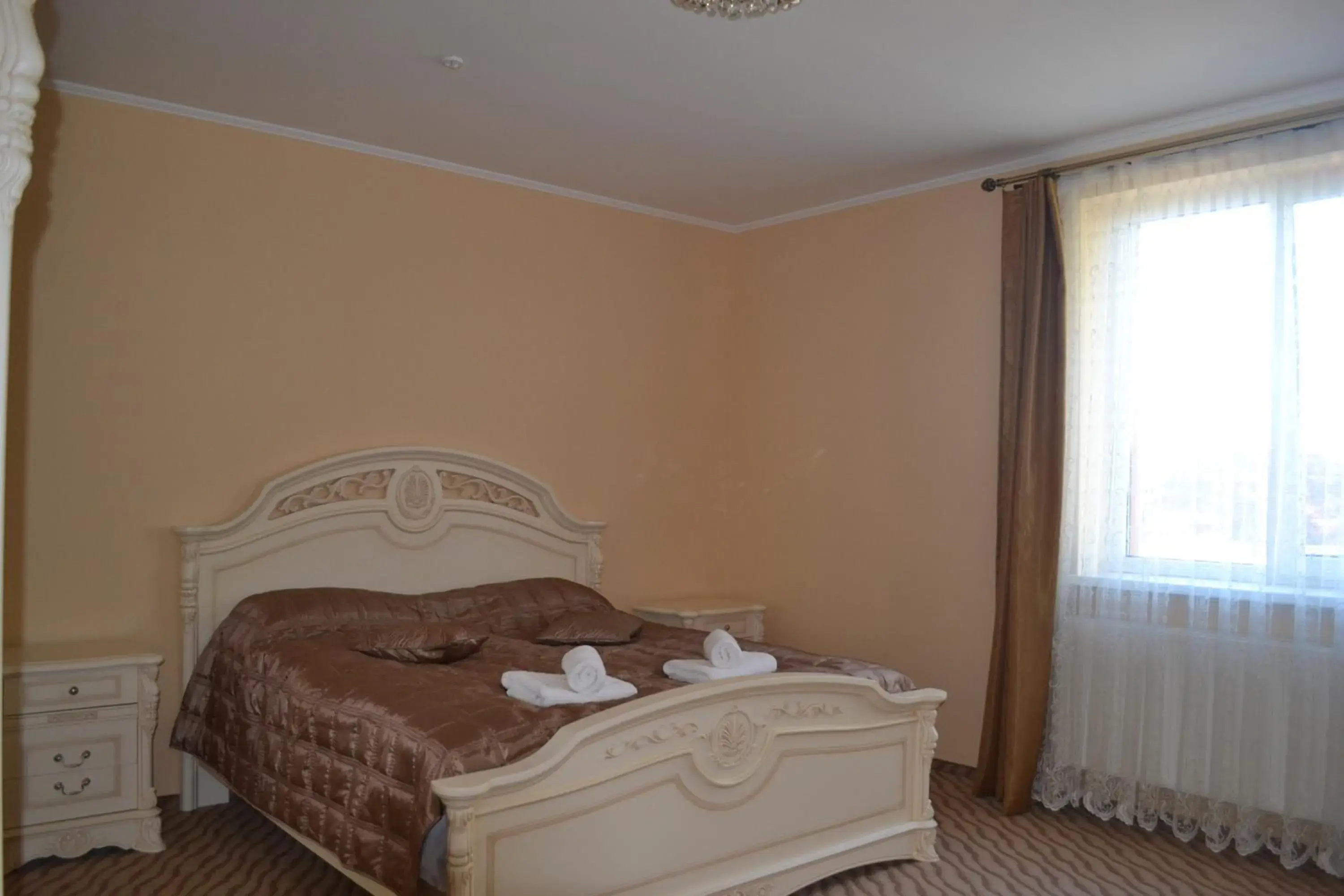 Junior Suite in Tonal Junior Suite in Tonal
