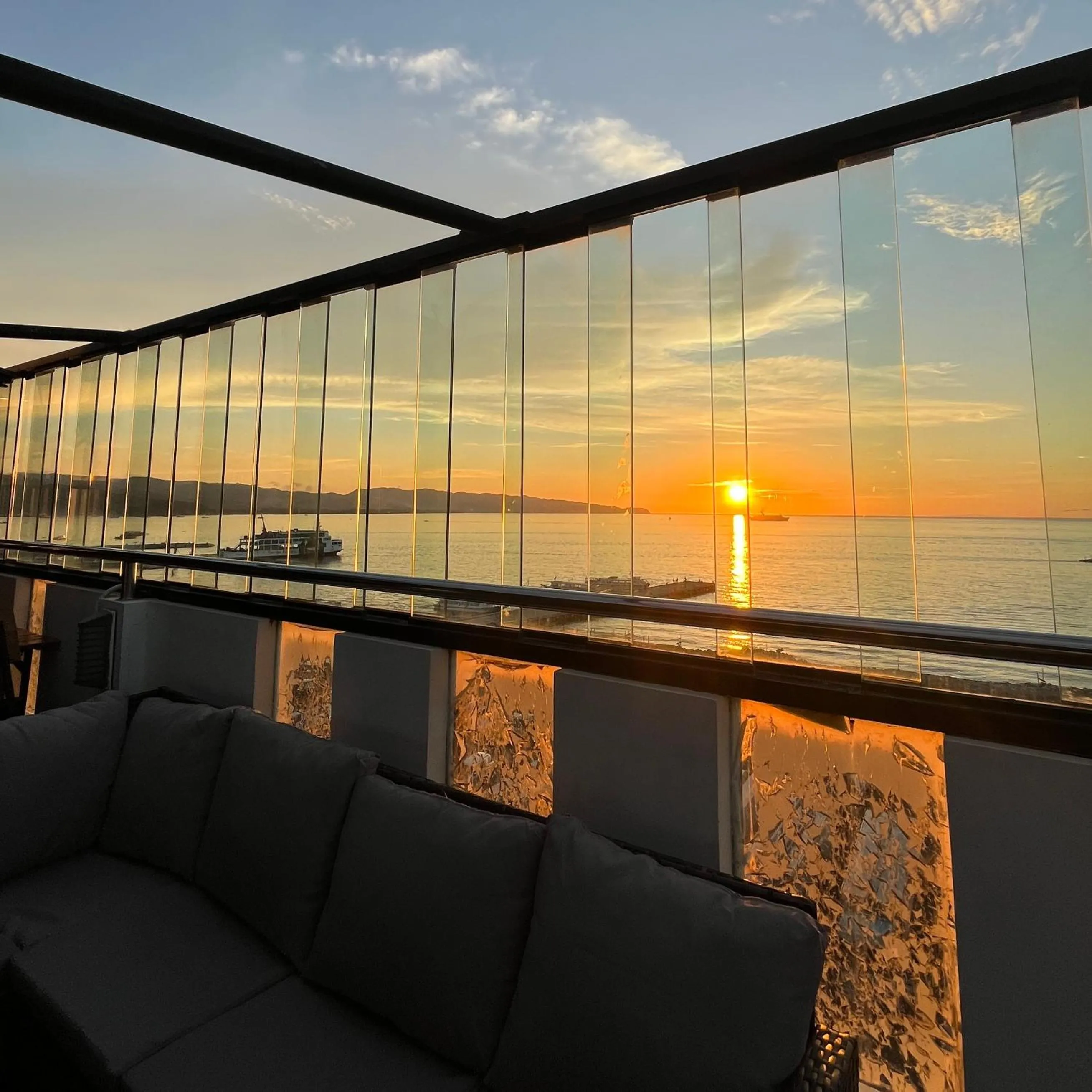 Restaurant/places to eat in Navarro Hotel