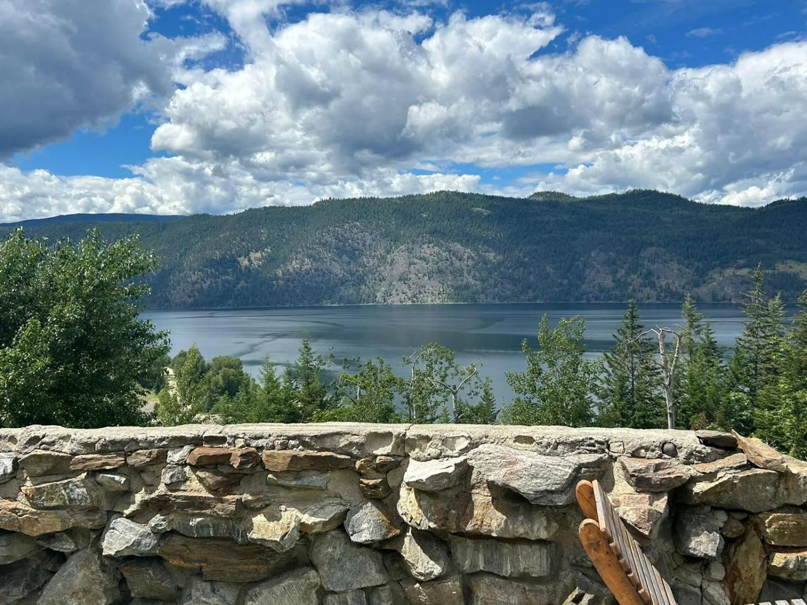 Lake view in Jade Mountain Motel