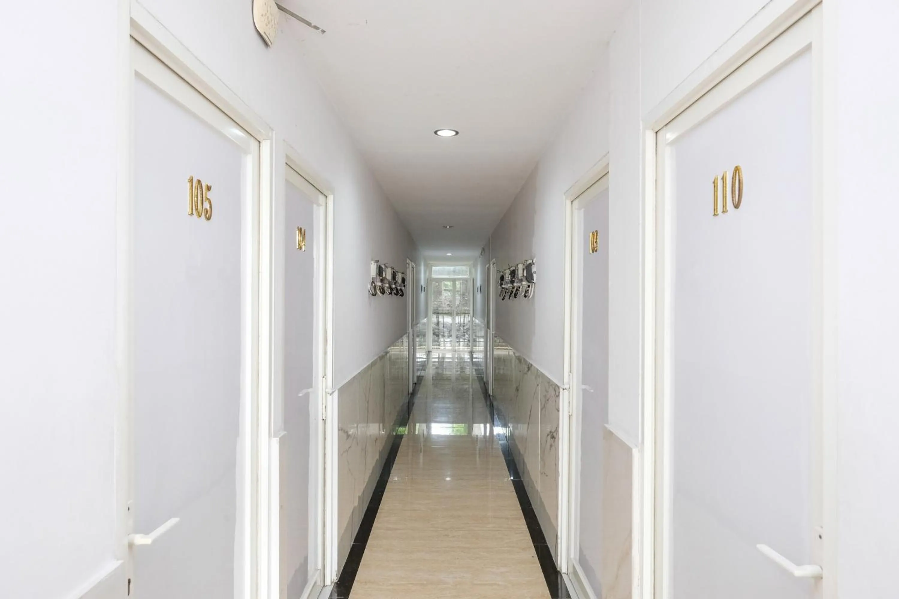 Property building in Urbanview Hotel DHelomi Homestay near UPN Veteran