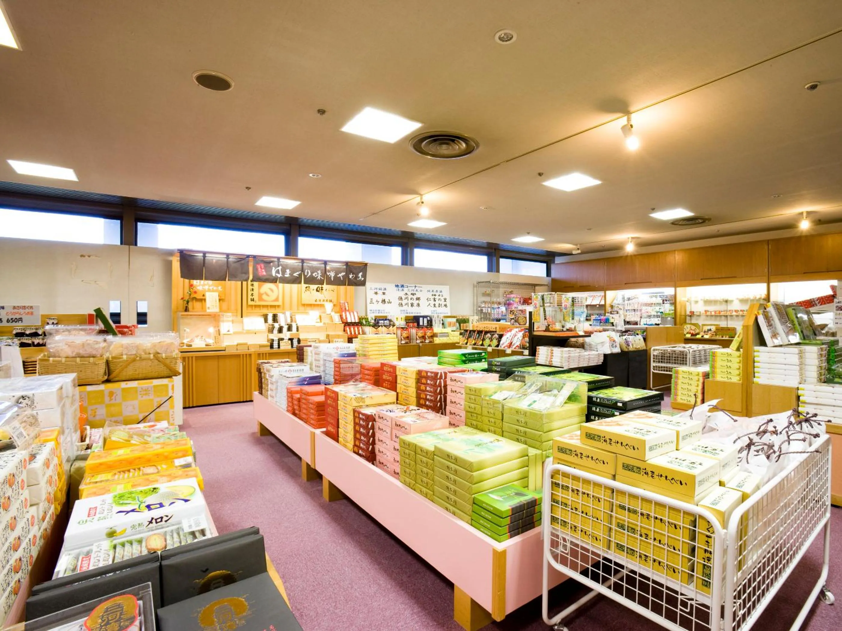 On-site shops in Gamagori Onsenkyo Mikawa Bay Hills Hotel