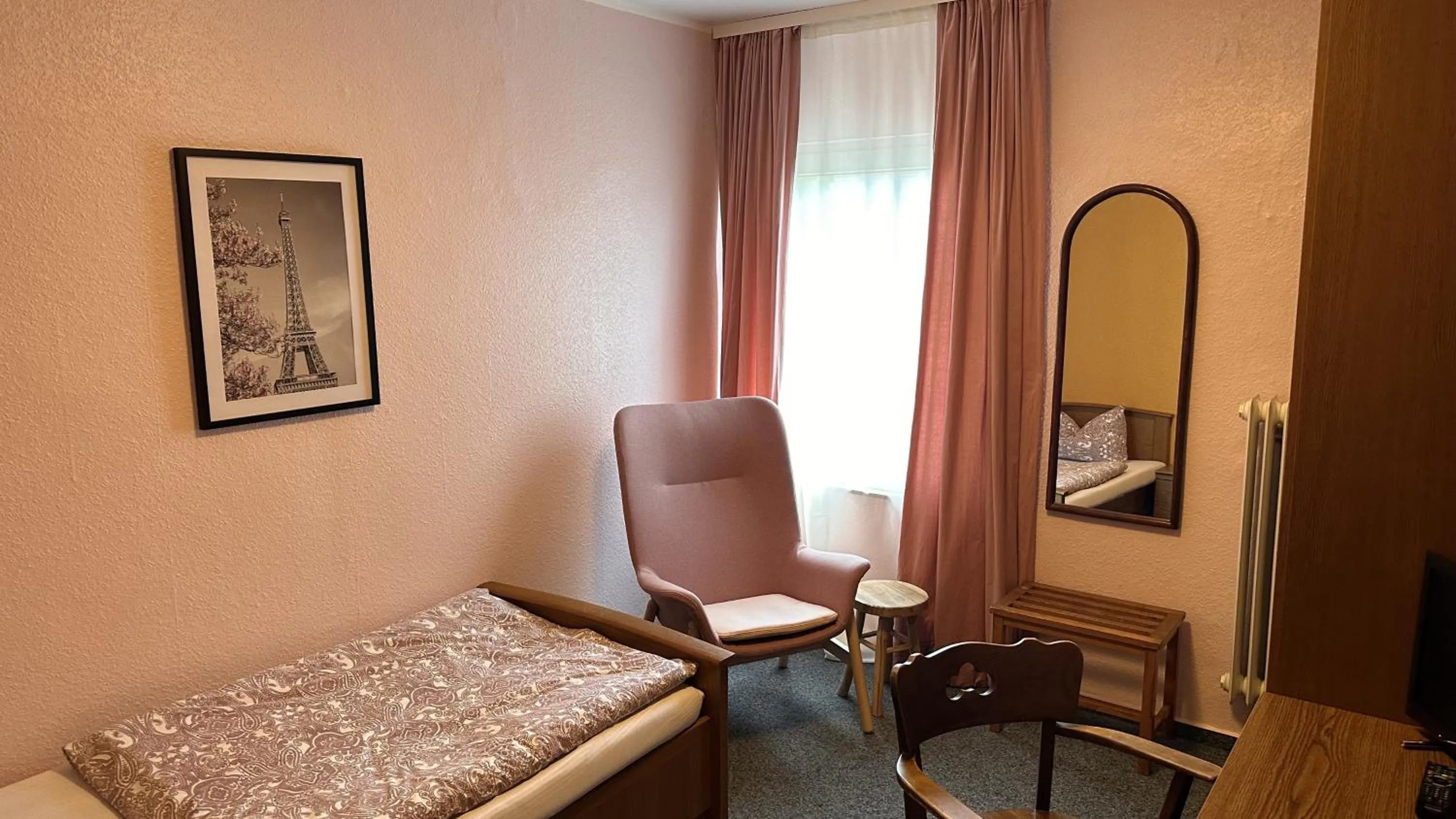 Bed in Stadthotel Bartels