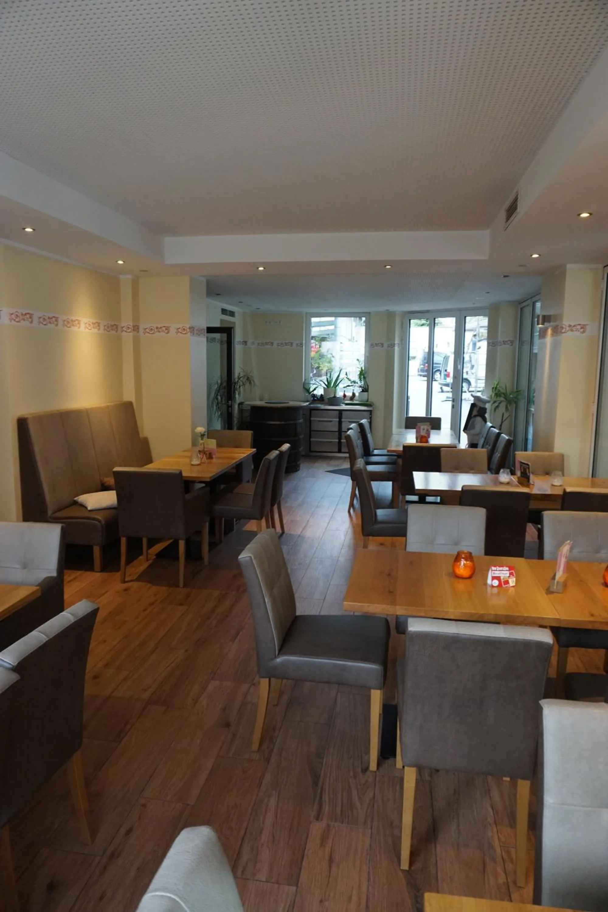 Restaurant/places to eat in Hotel-Restaurant Weinhaus Grebel