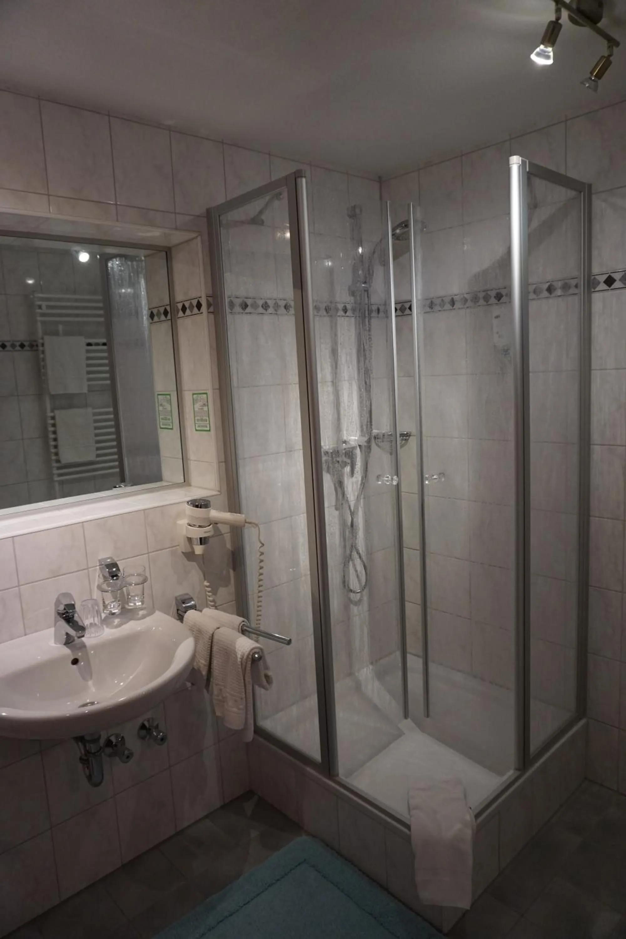 Bathroom in Hotel-Restaurant Weinhaus Grebel