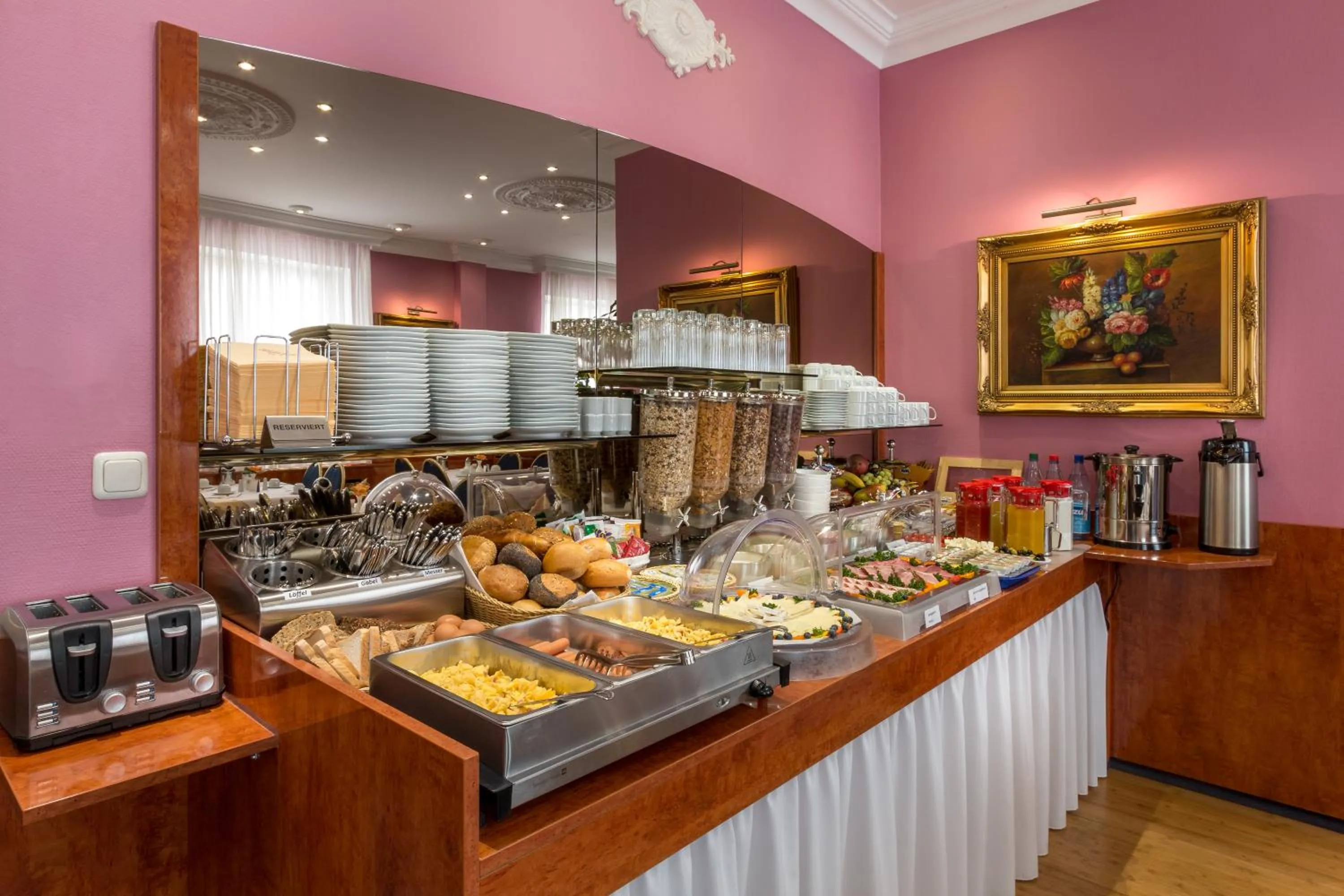 Buffet breakfast in Hotel ATLANTA Darmstadt