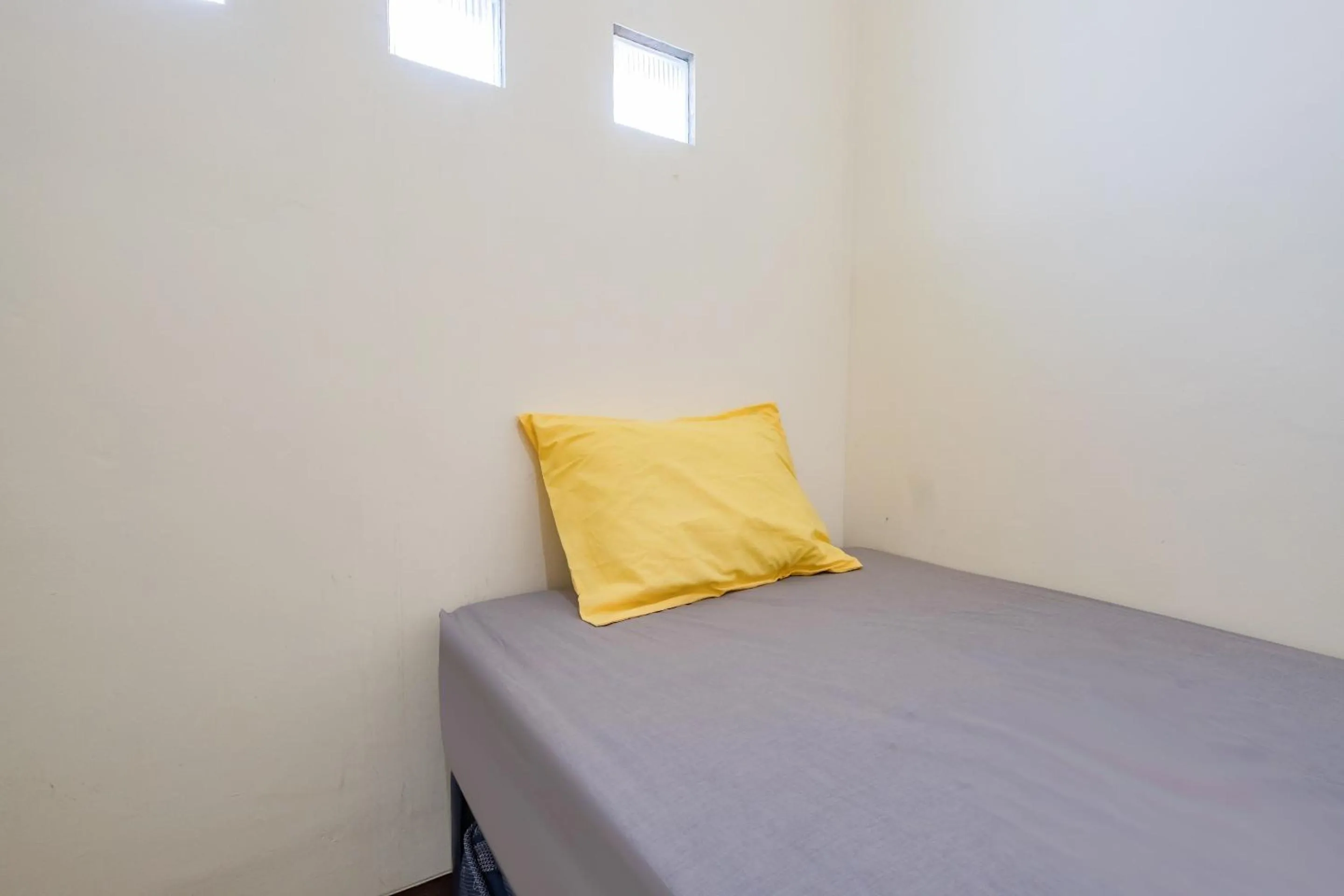 Bedroom, Bed in OYO Life 2216 Griya Jakasetia