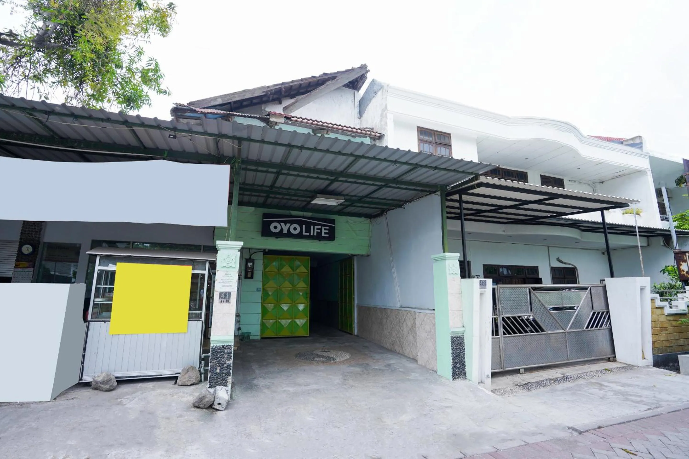 OYO Life 2309 Kost Si Mbok Vivi