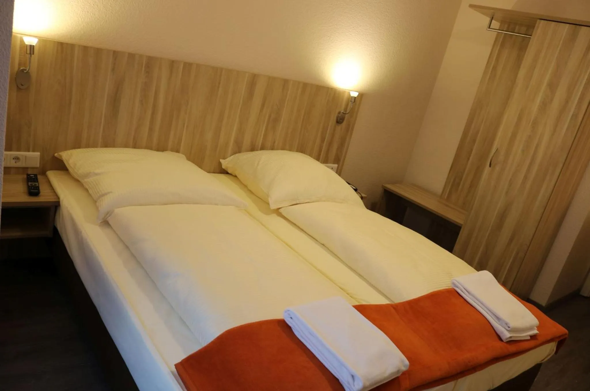 Photo of the whole room, Bed in Hotel Paris