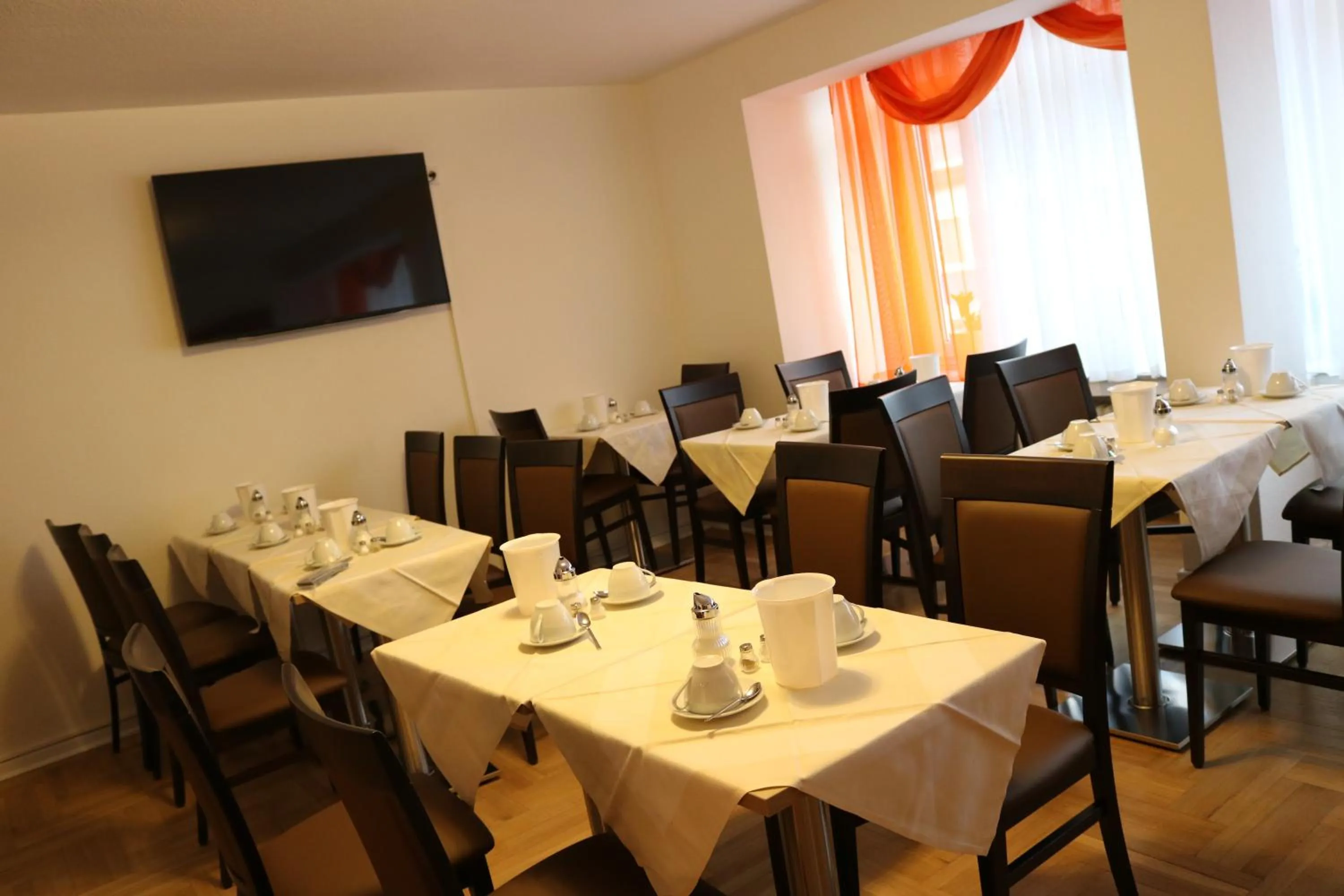 Breakfast in Hotel Paris