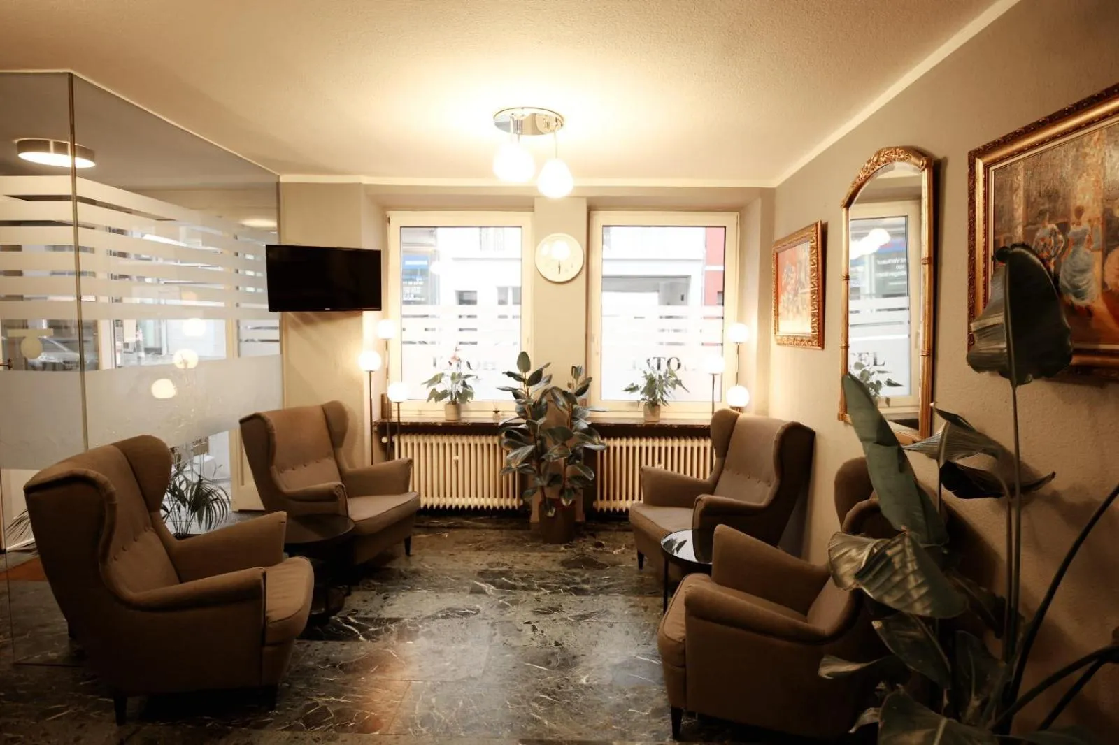 Property building in Hotel Paris