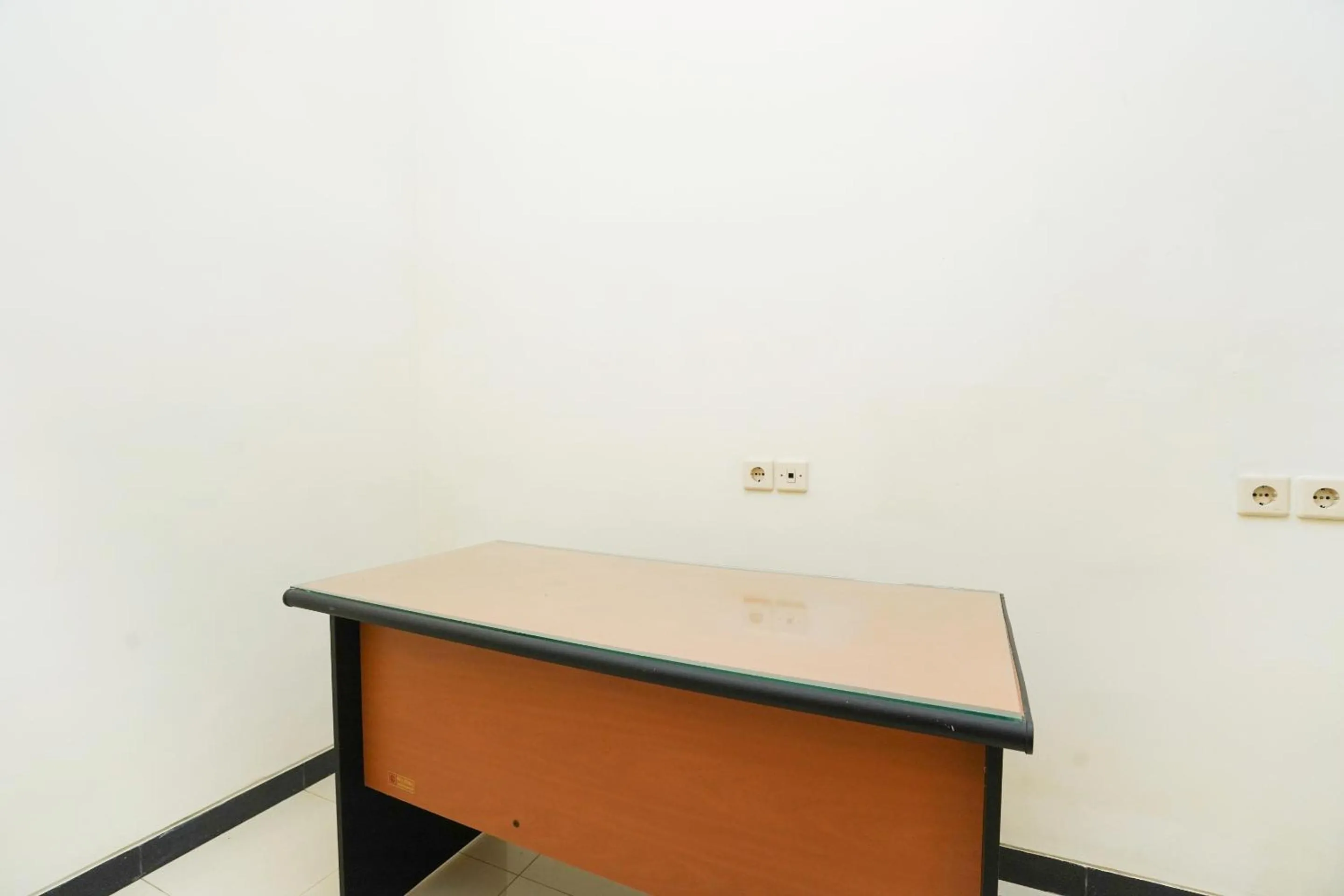 Lobby or reception in OYO Life 2498 Kost Putri Purimas 23