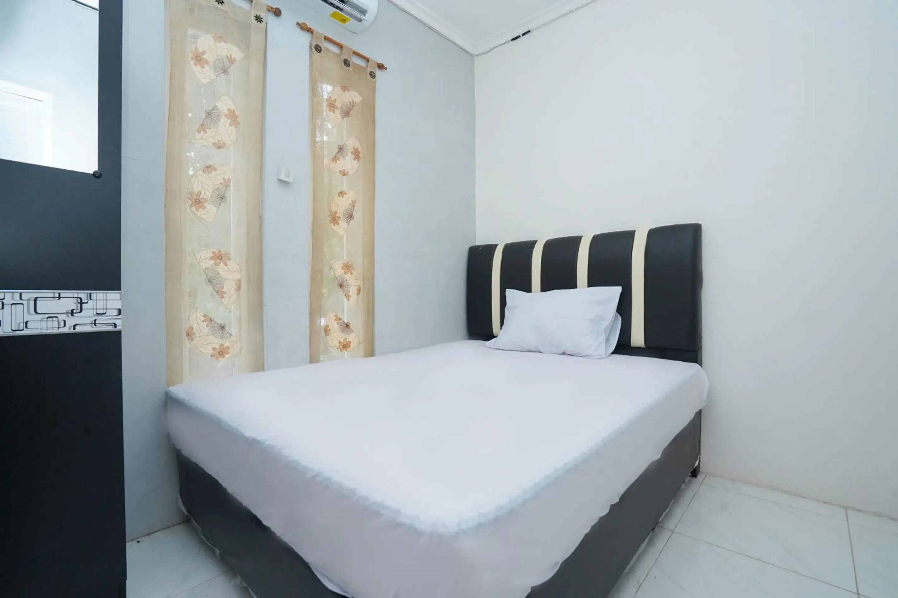 Budget Single Room - single occupancy in OYO Life 2498 Kost Putri Purimas 23 Budget Single Room - single occupancy in OYO Life 2498 Kost Putri Purimas 23