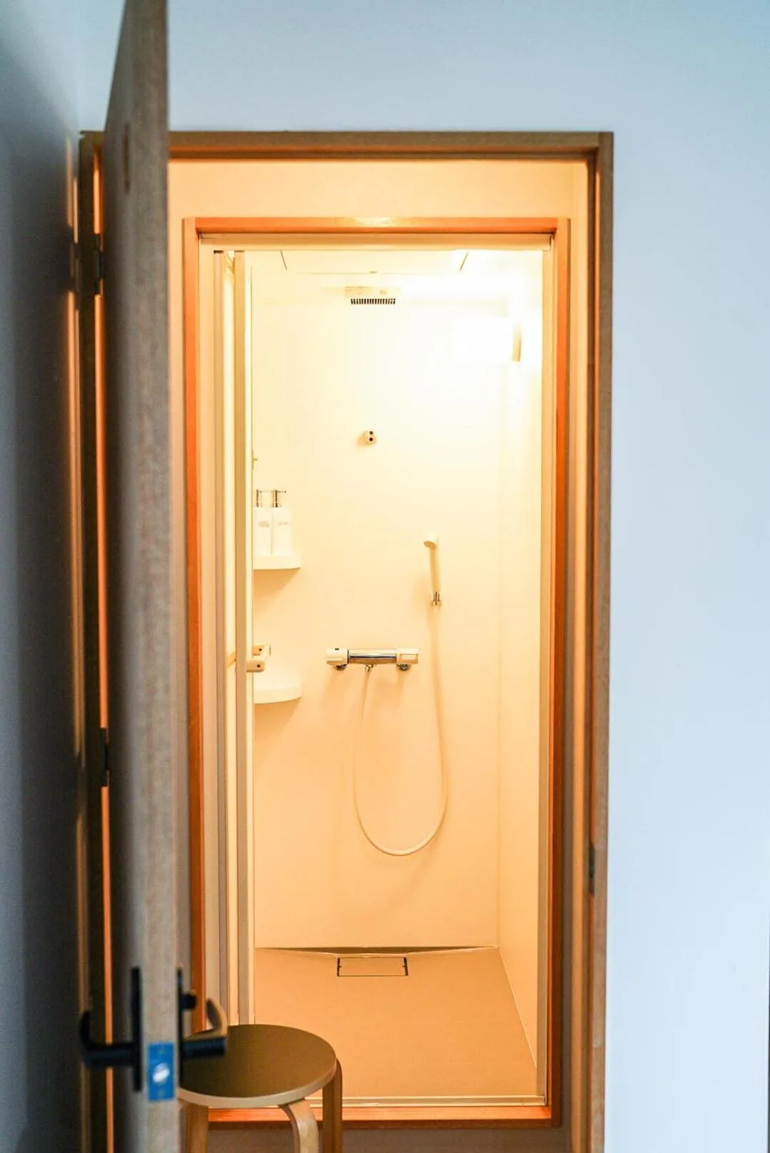 商店街で暮らすように泊まる-アラシマホステル-