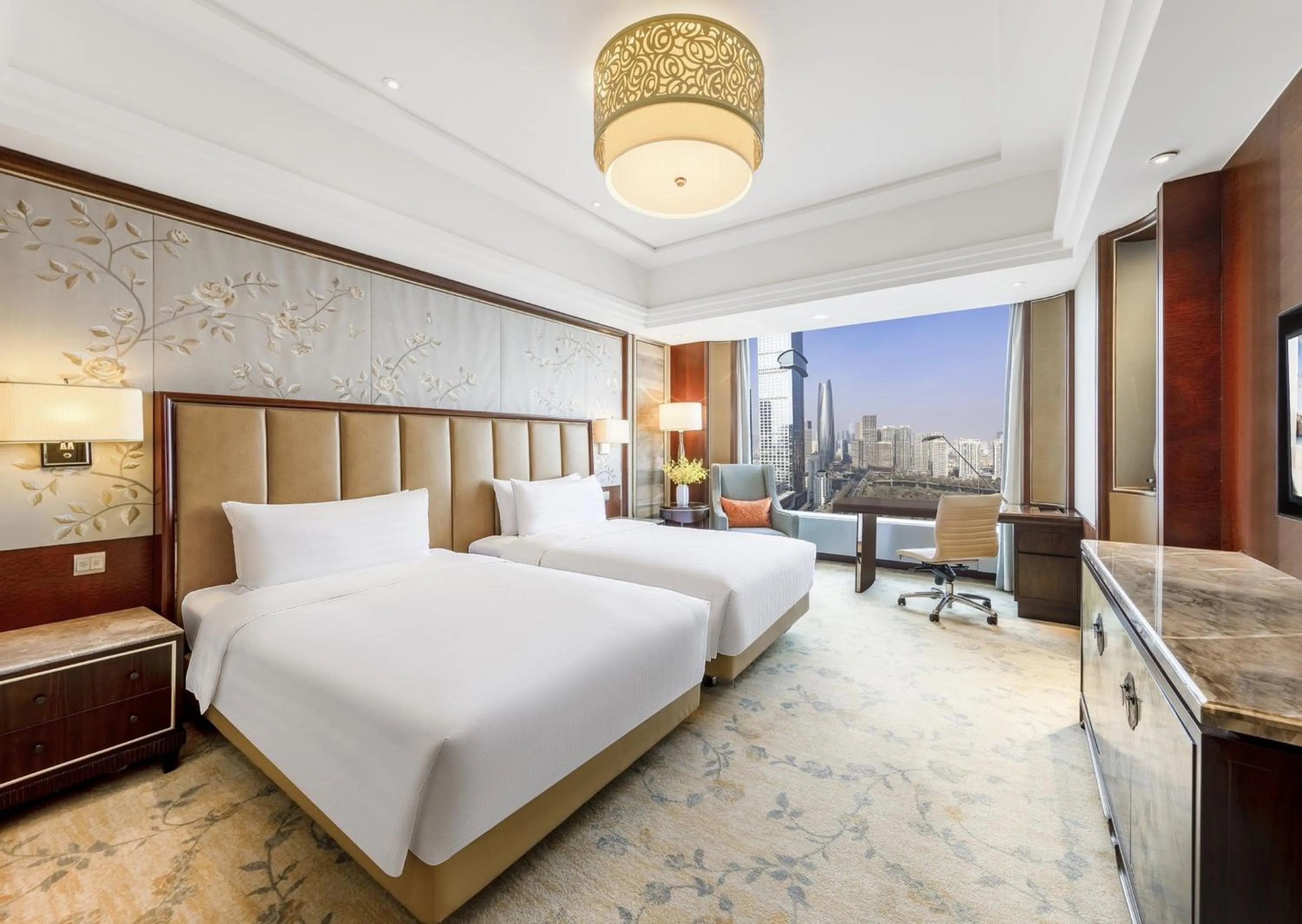 Photo of the whole room, Bed in Shangri-La Shenyang