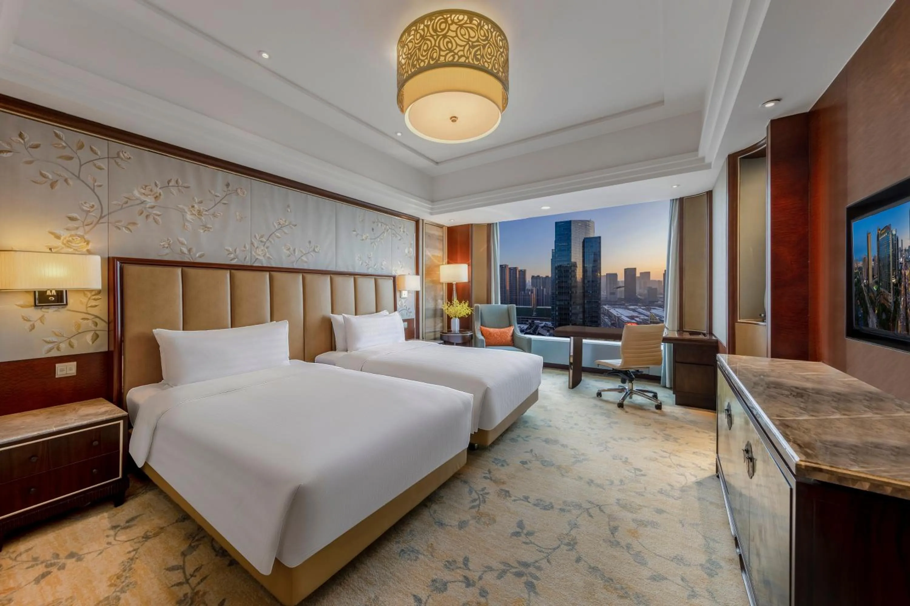 Bed in Shangri-La Shenyang