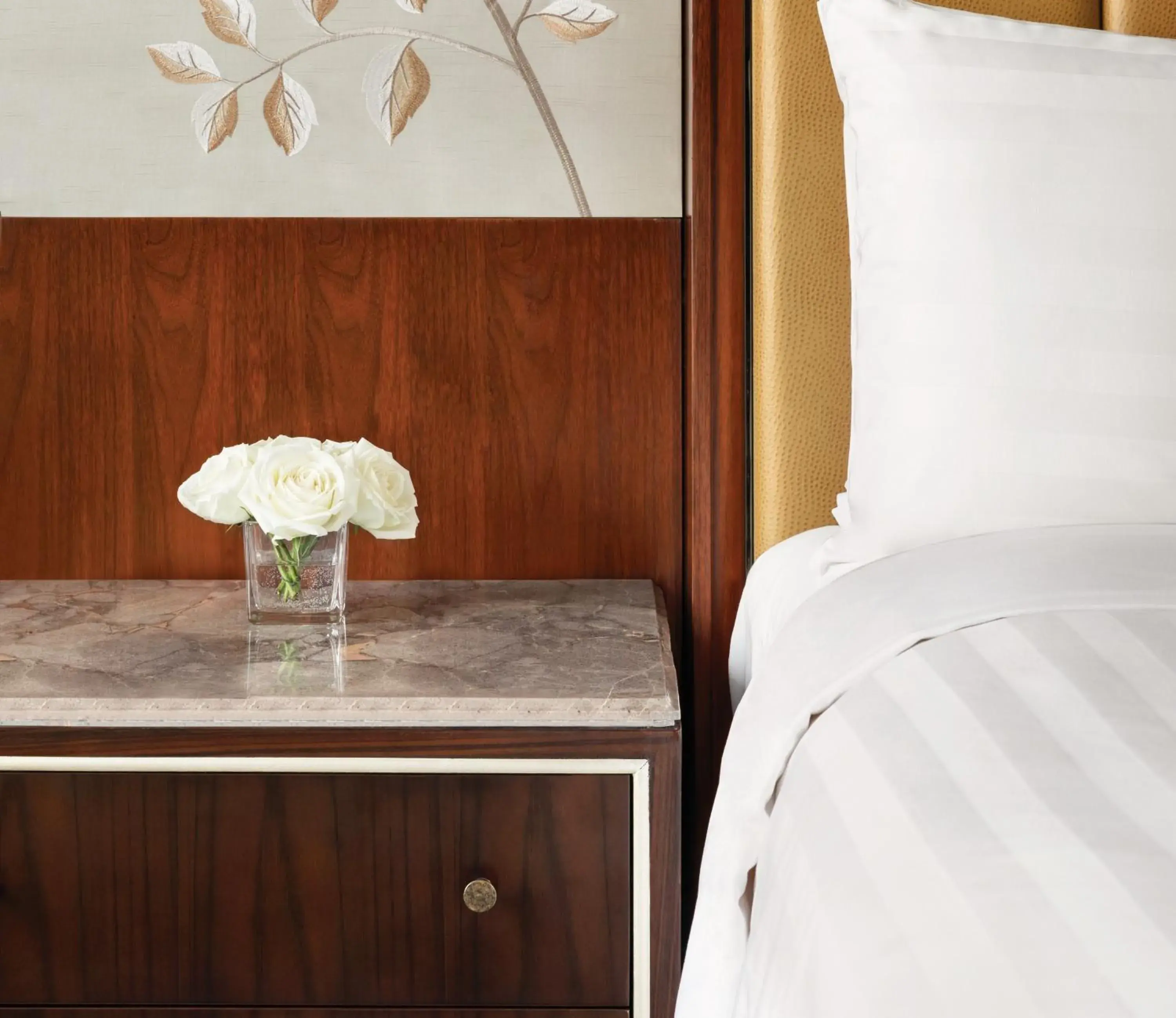 Bed in Shangri-La Shenyang Bed in Shangri-La Shenyang