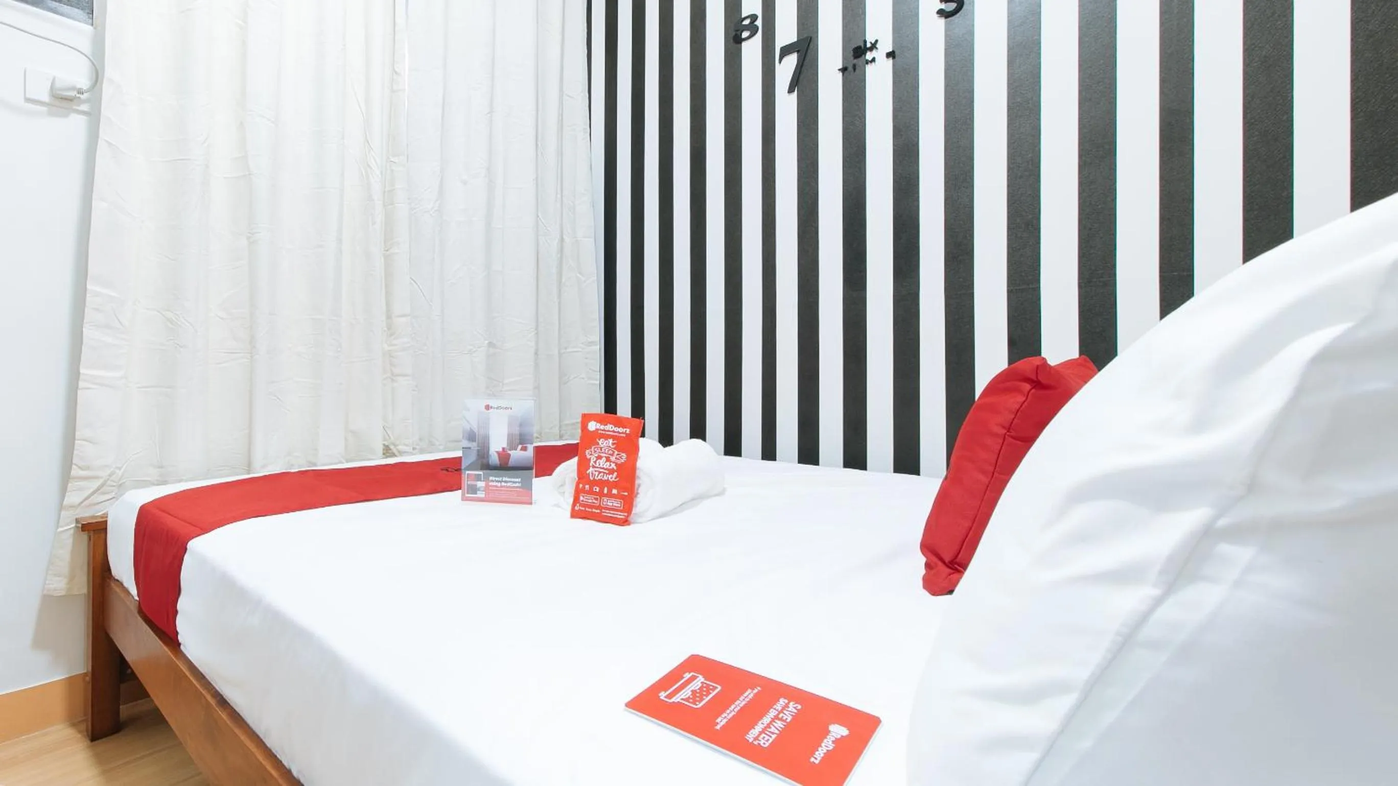 Photo of the whole room in RedDoorz Premium @ SMDC Fairview 2