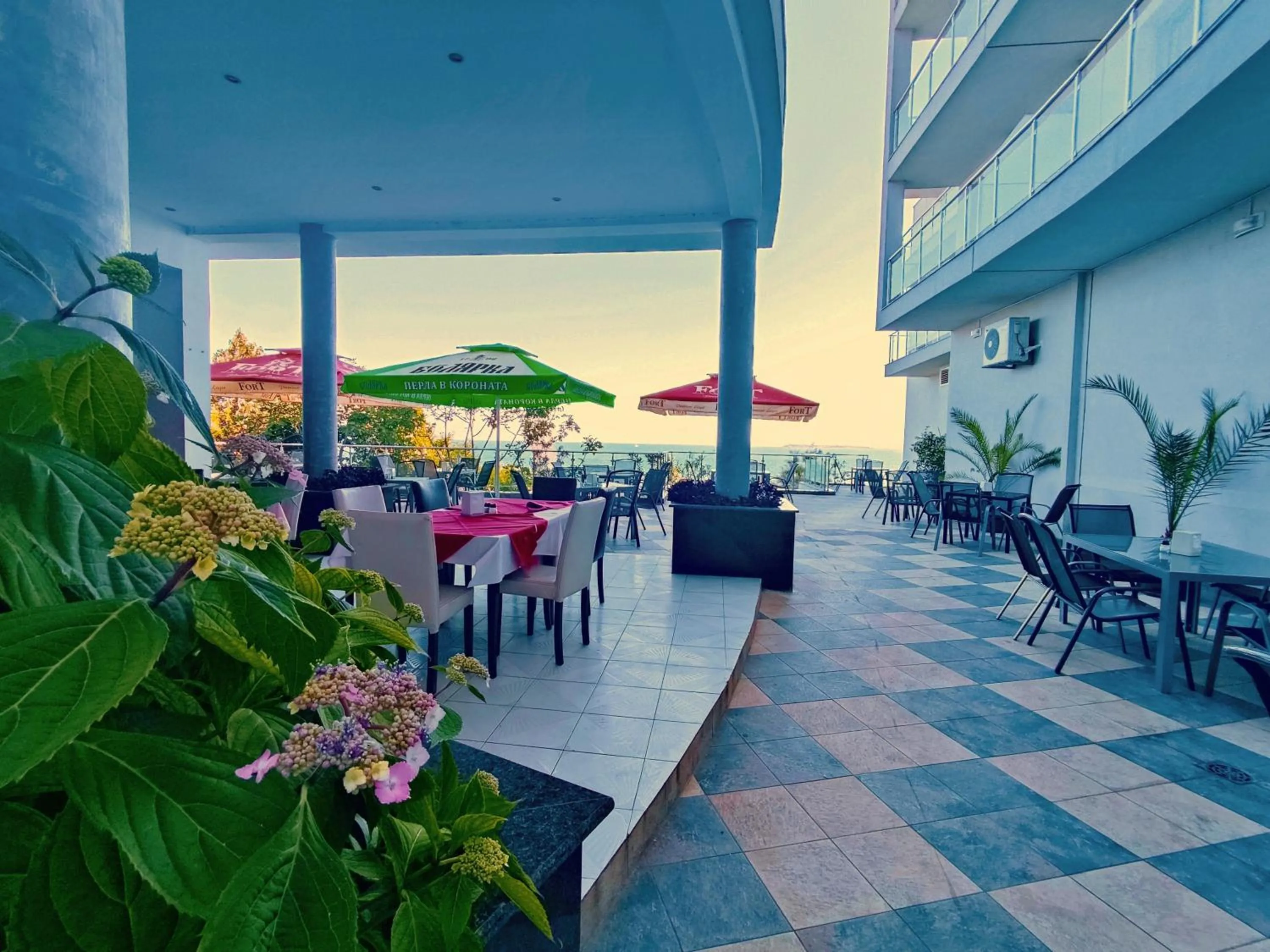 Restaurant/places to eat in Moonlight Hotel - All Inclusive