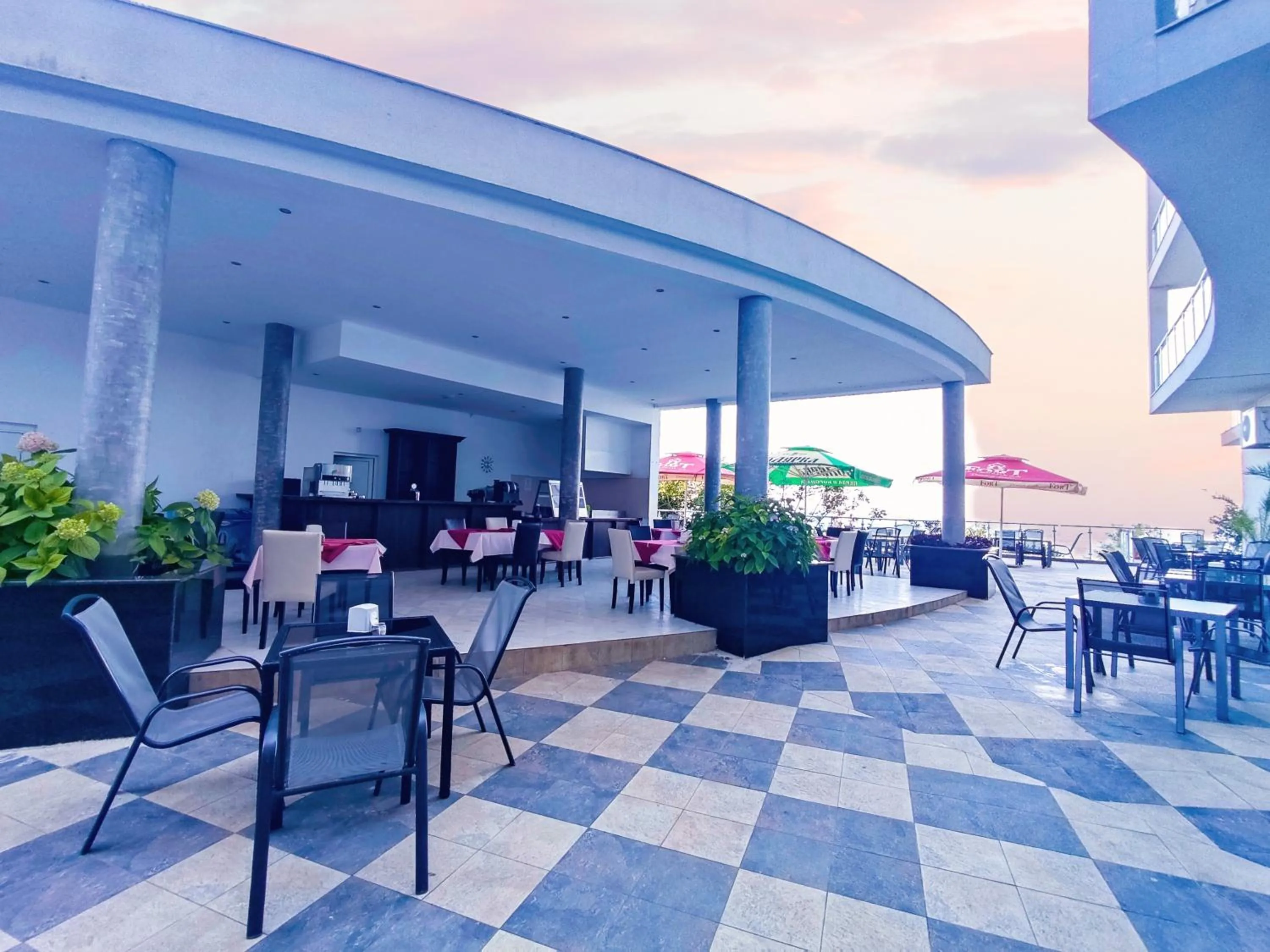 Restaurant/places to eat in Moonlight Hotel - All Inclusive