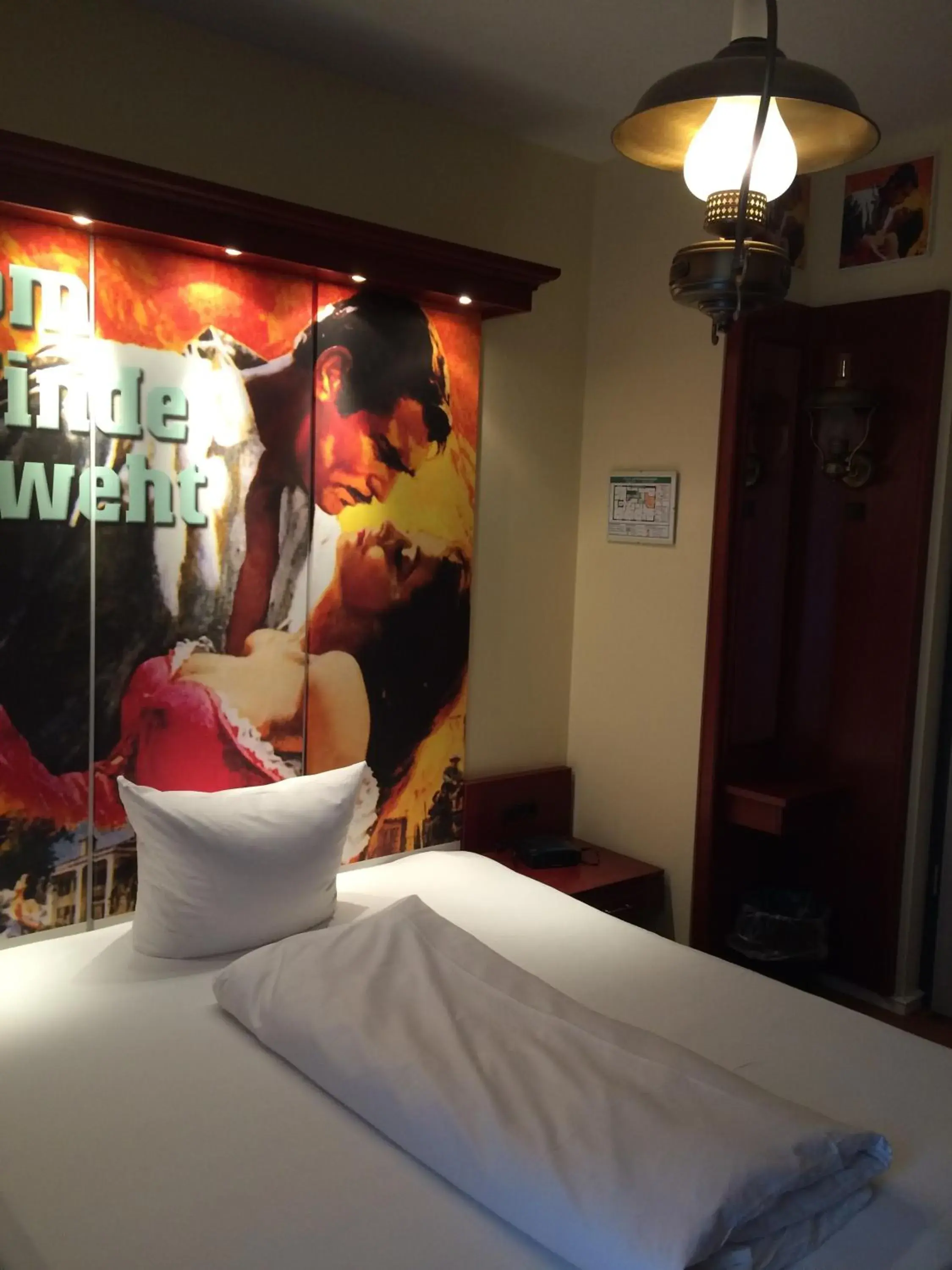 Photo of the whole room, Bed in CineHotel Maroni