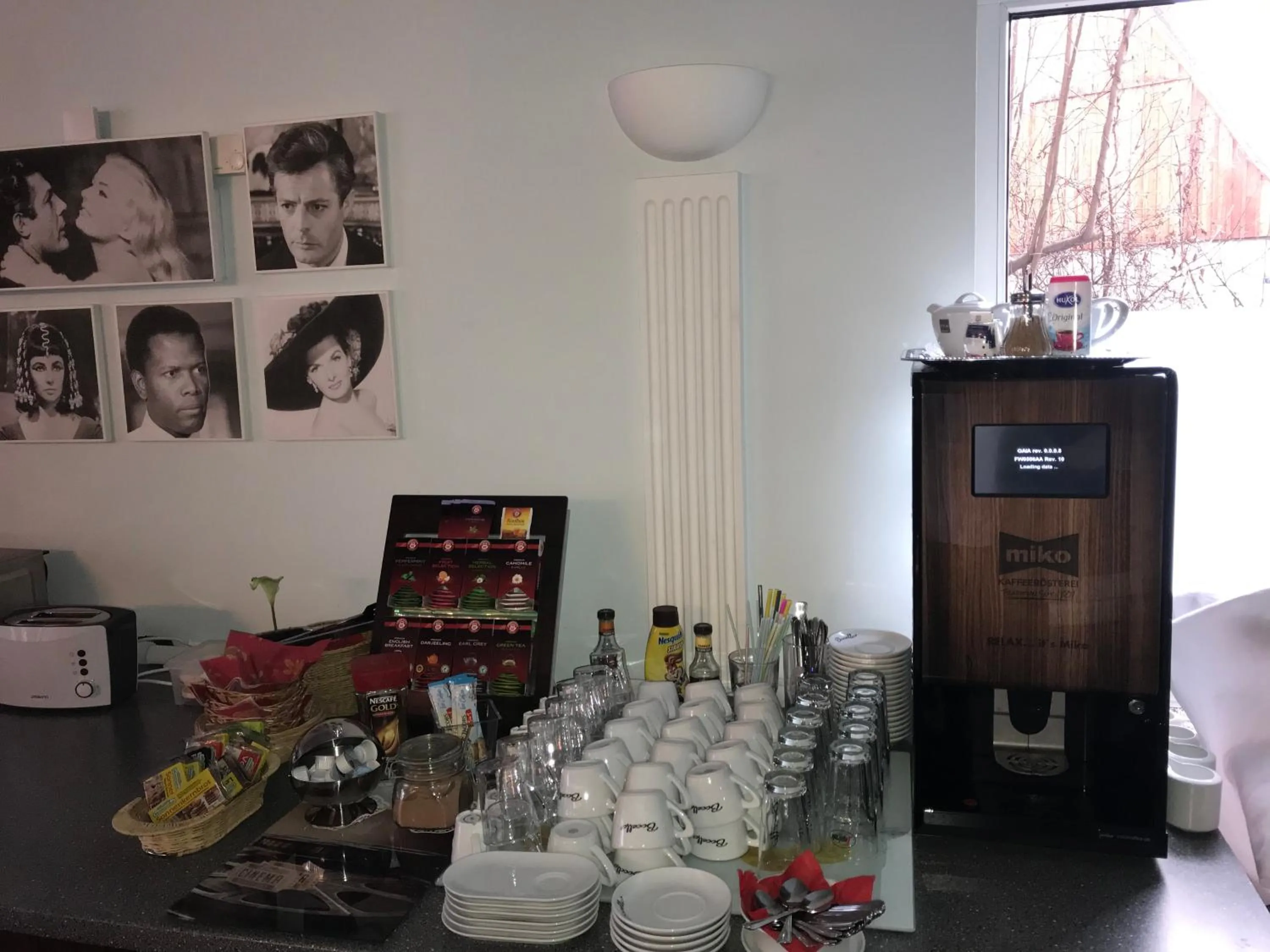 Coffee/tea facilities in CineHotel Maroni