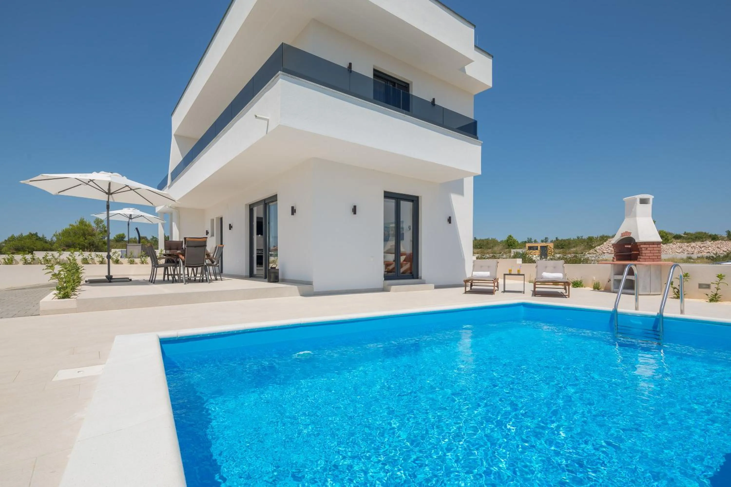 Property building in Villa Bettina