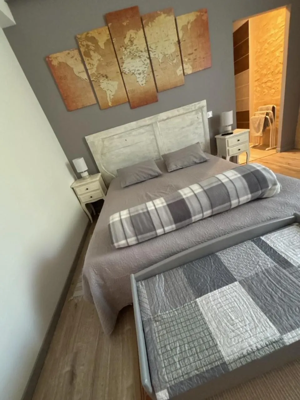 Bedroom, Bed in Jardin d'arcy - chambres d'hôtes avec piscine et SPA