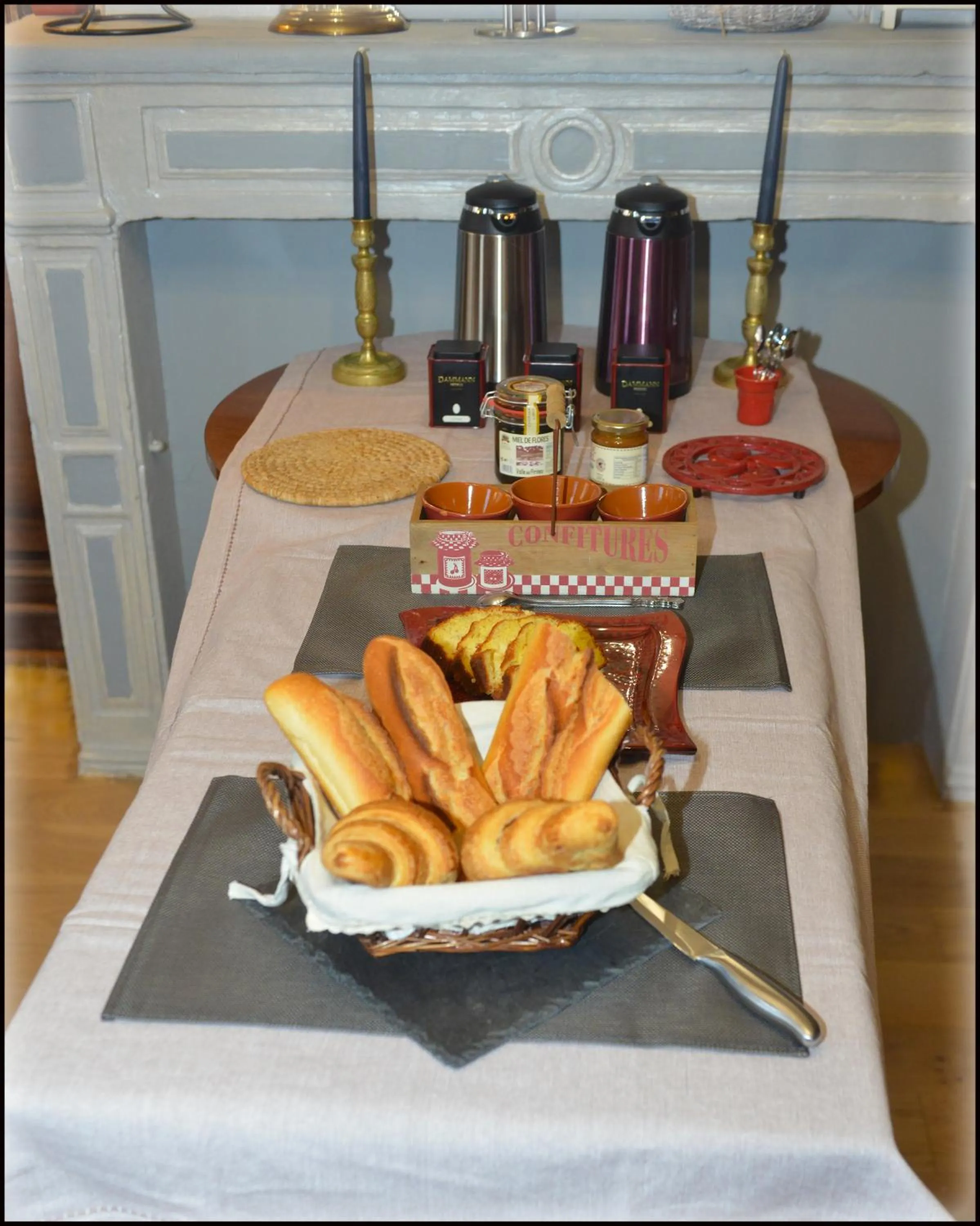 Buffet breakfast in Jardin d'arcy - chambres d'hôtes avec piscine et SPA