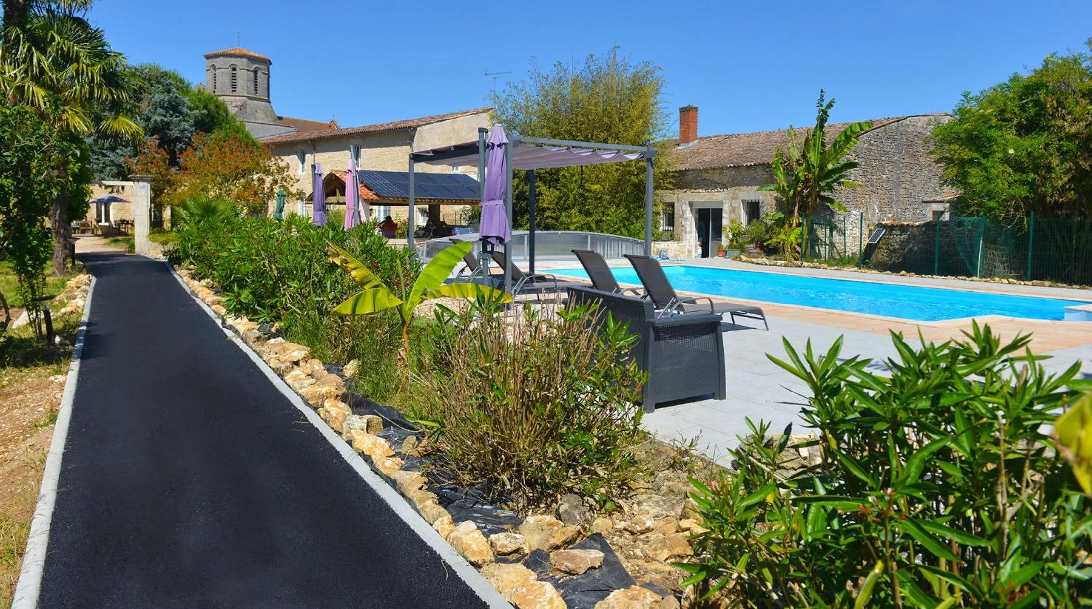 Swimming pool in Jardin d'arcy - chambres d'hôtes avec piscine et SPA