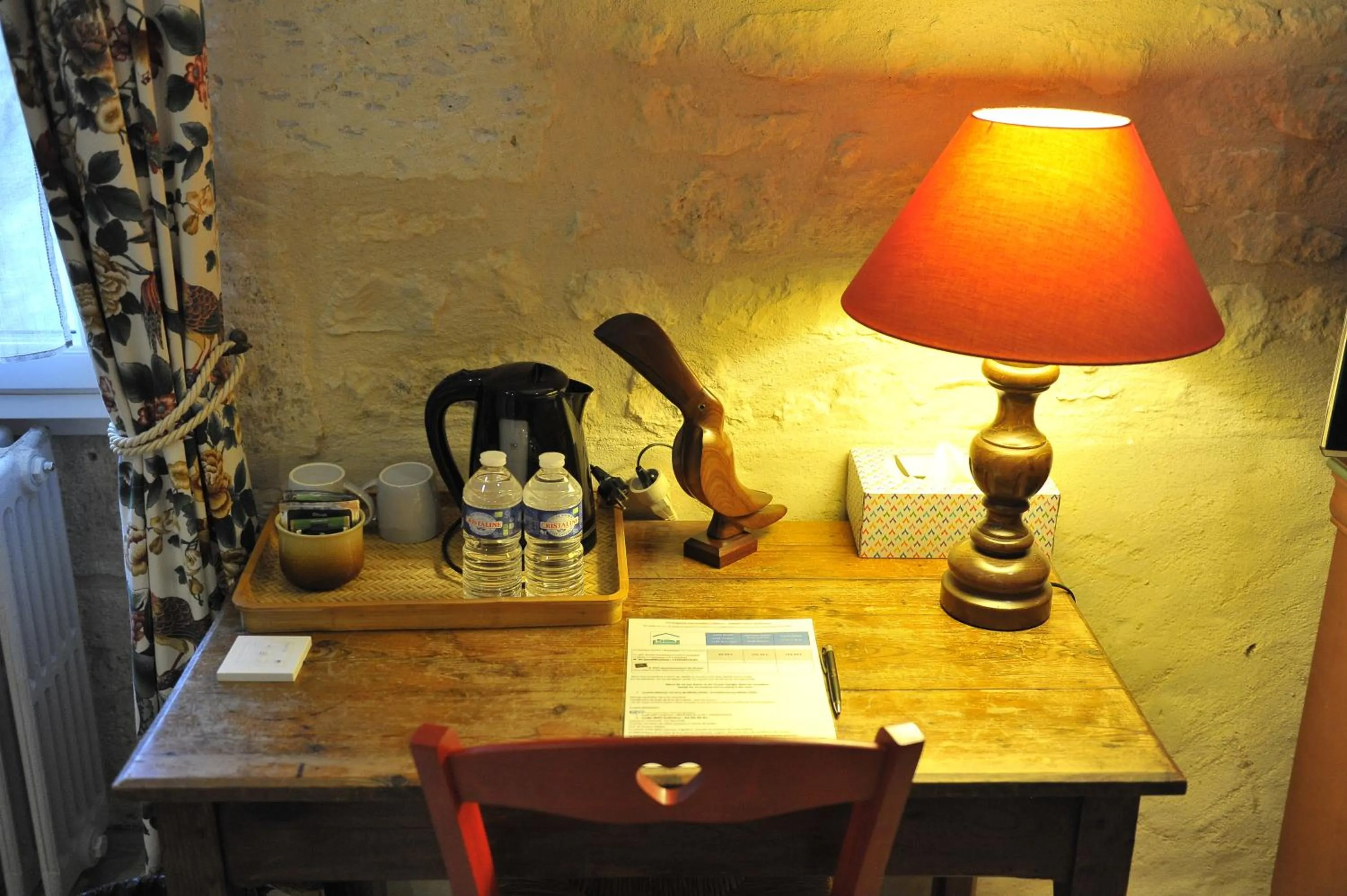 furniture in Jardin d'arcy - chambres d'hôtes avec piscine et SPA