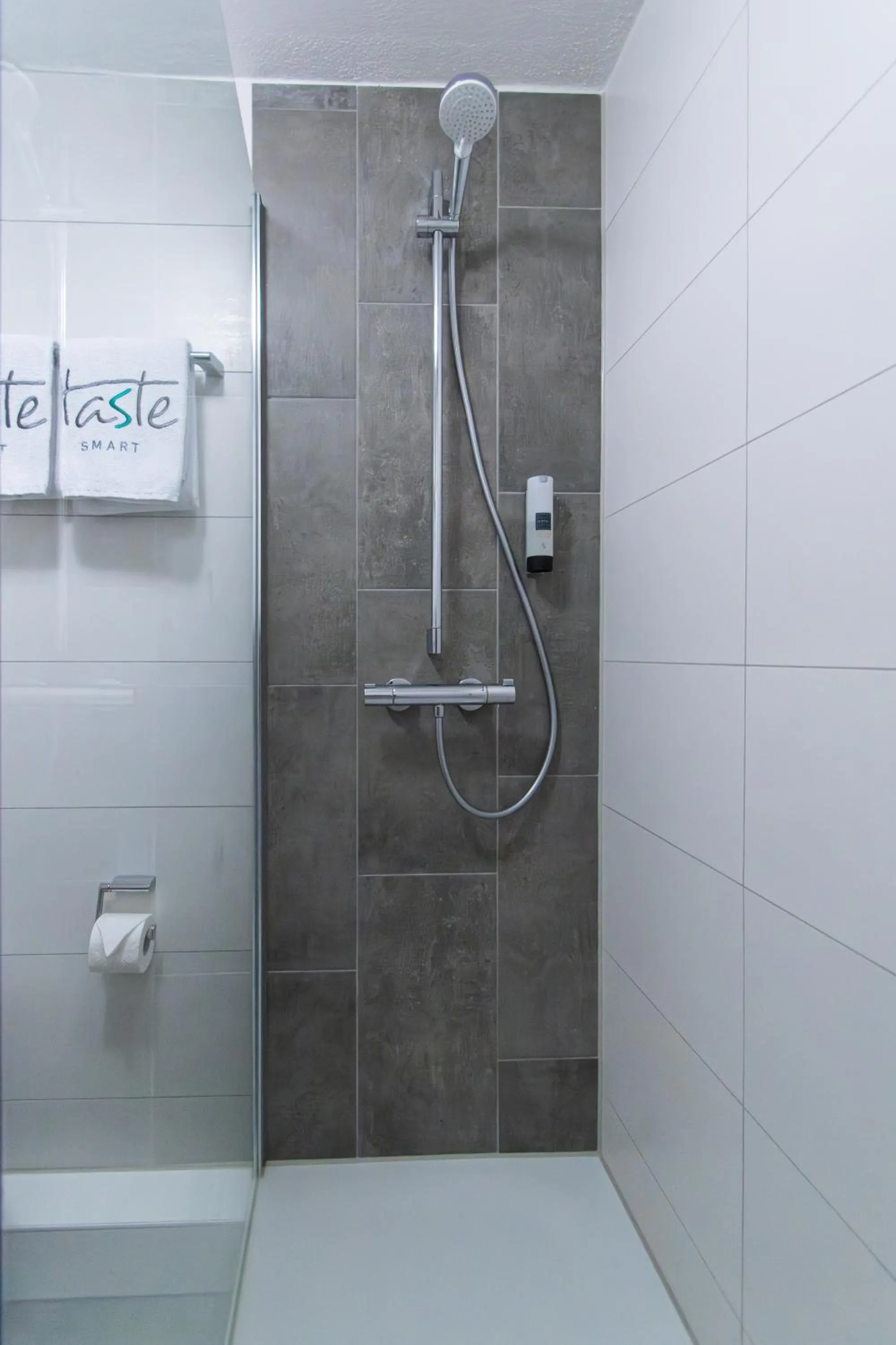 Shower in Taste Smart Hotel Lampertheim