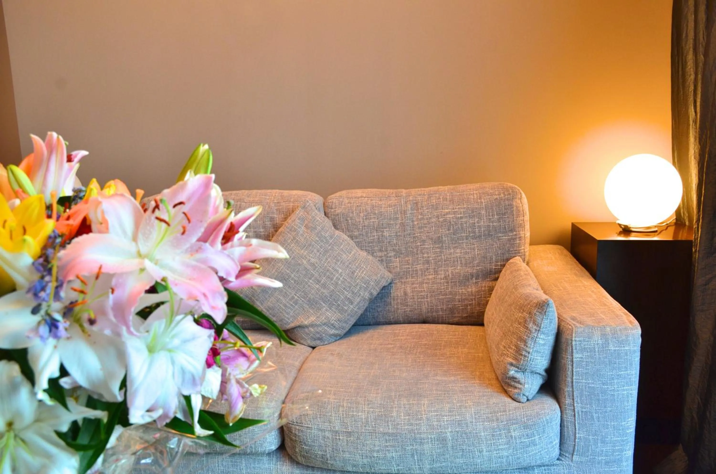 Seating area in Blaire Executive Suites