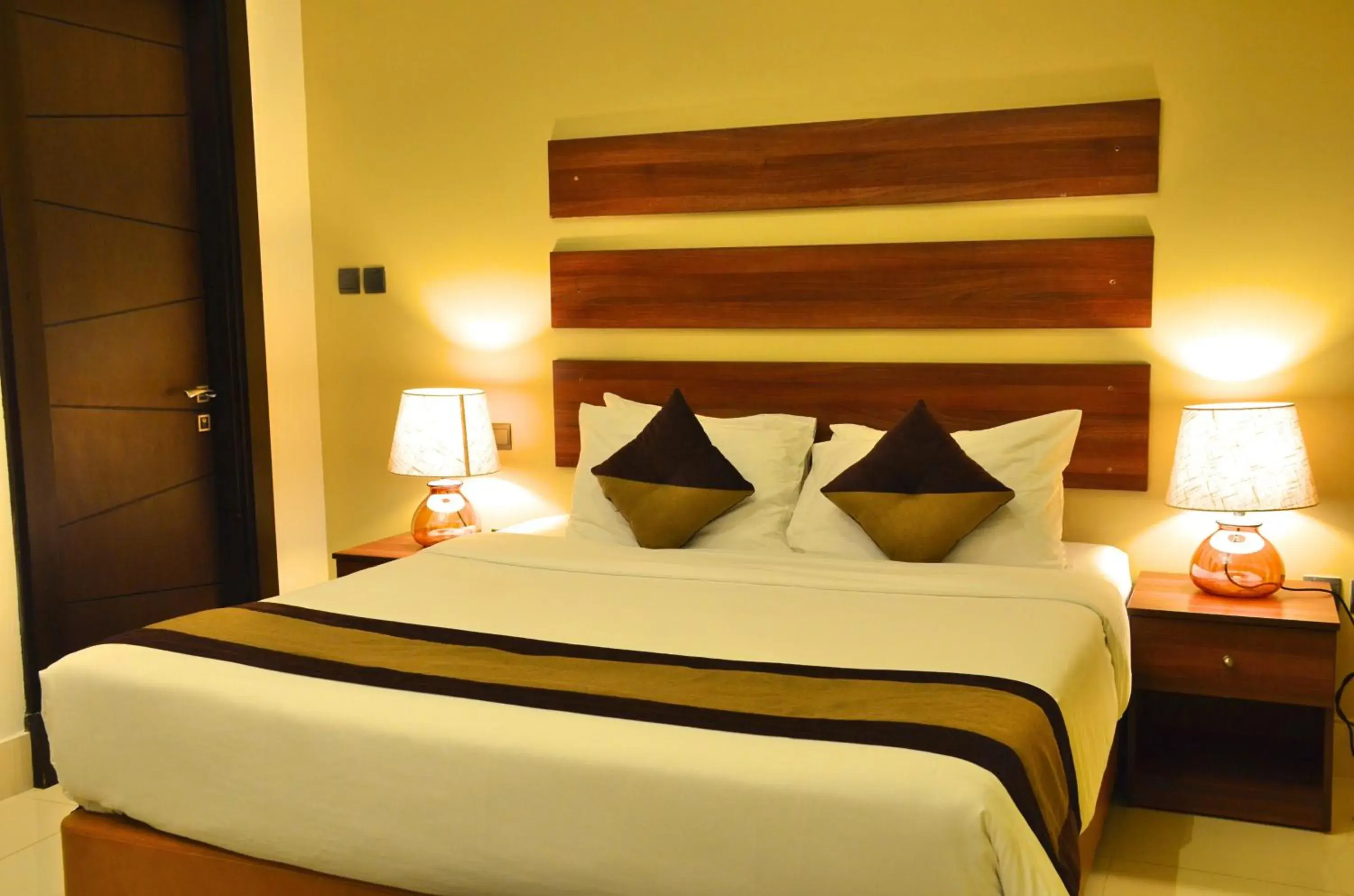 Photo of the whole room, Bed in Blaire Executive Suites Photo of the whole room, Bed in Blaire Executive Suites