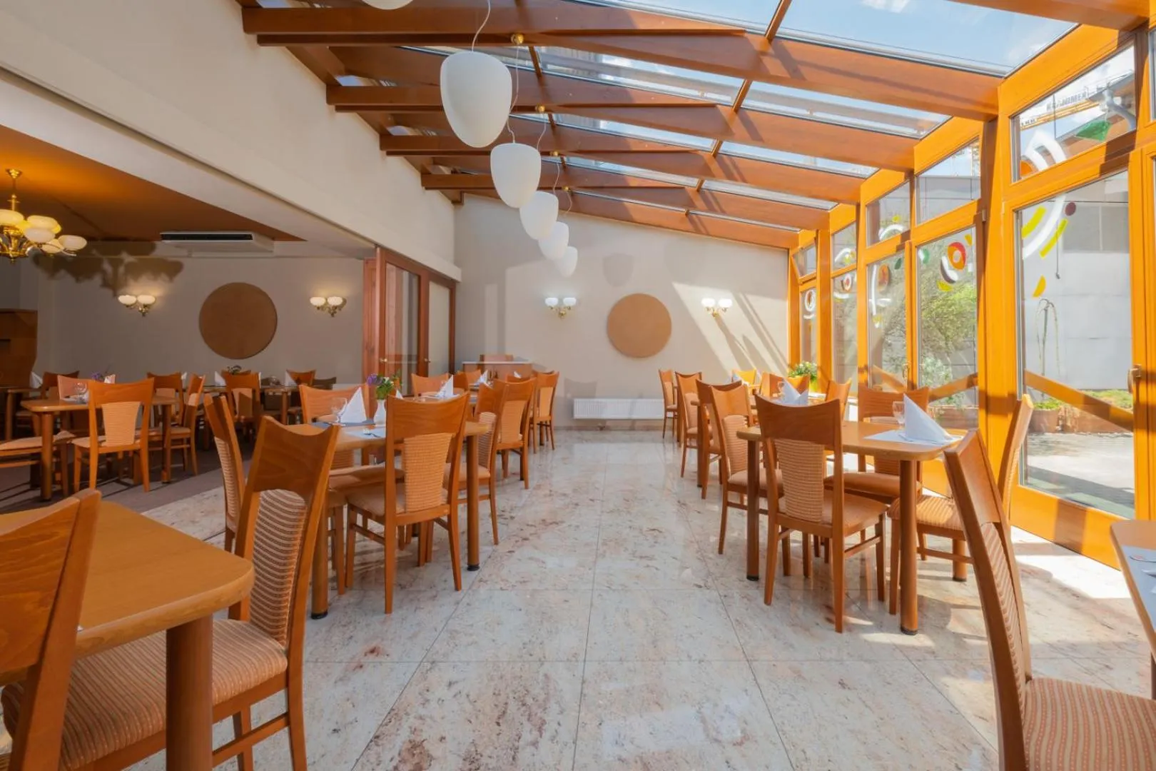 Restaurant/places to eat in Hotel Mohelnice