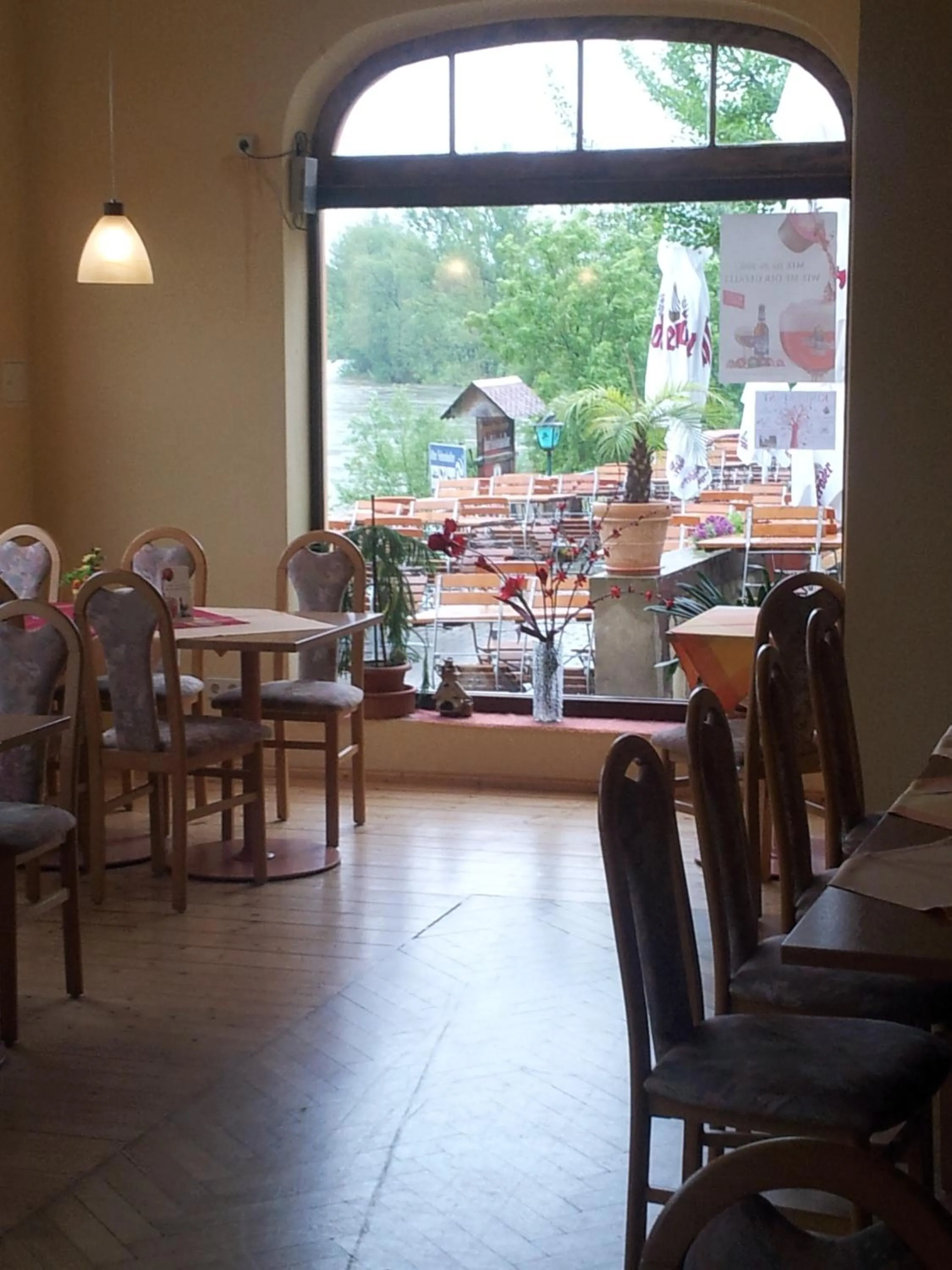 Restaurant/places to eat in Gasthof Alter Felsenkeller