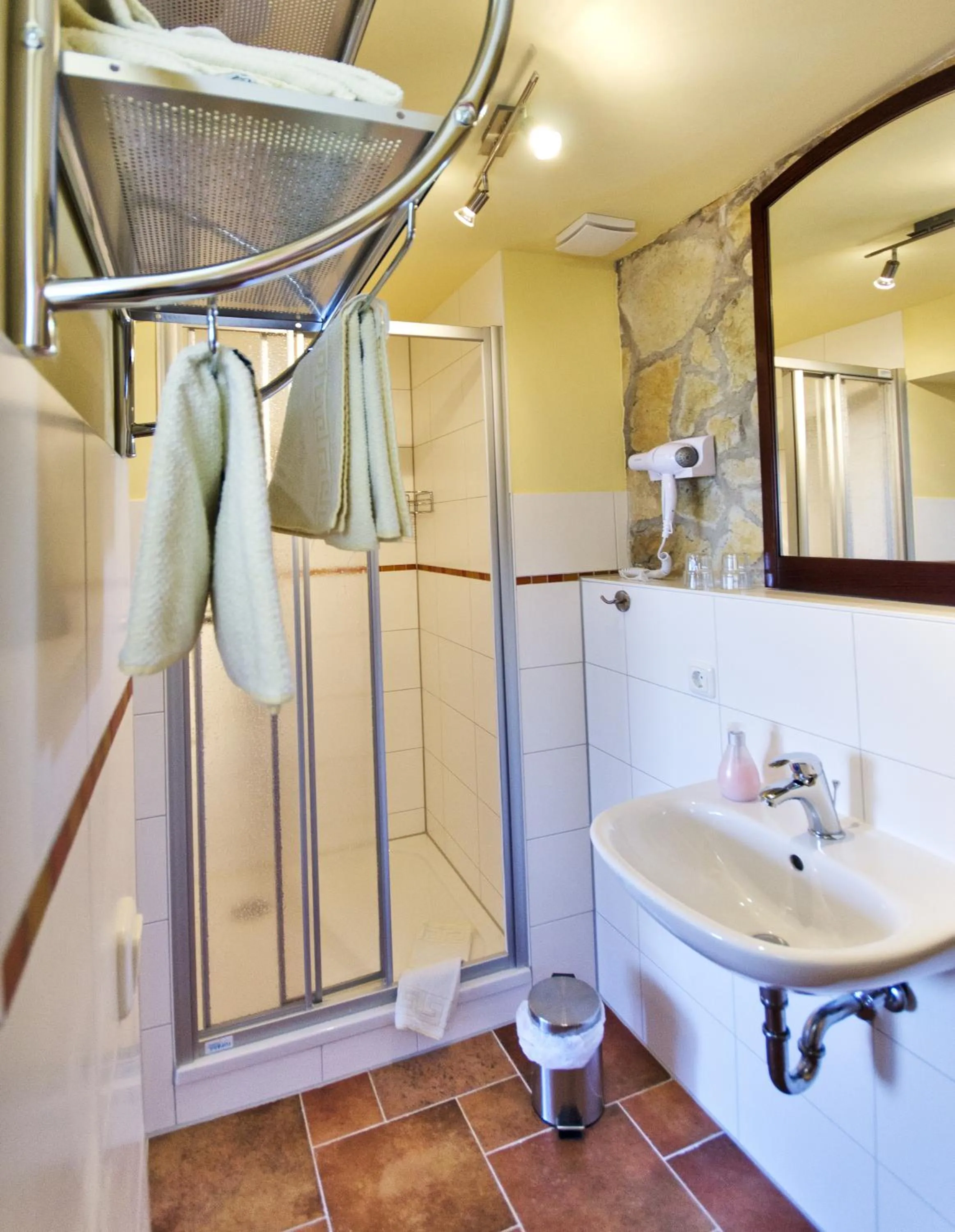 Bathroom in Gasthof Alter Felsenkeller