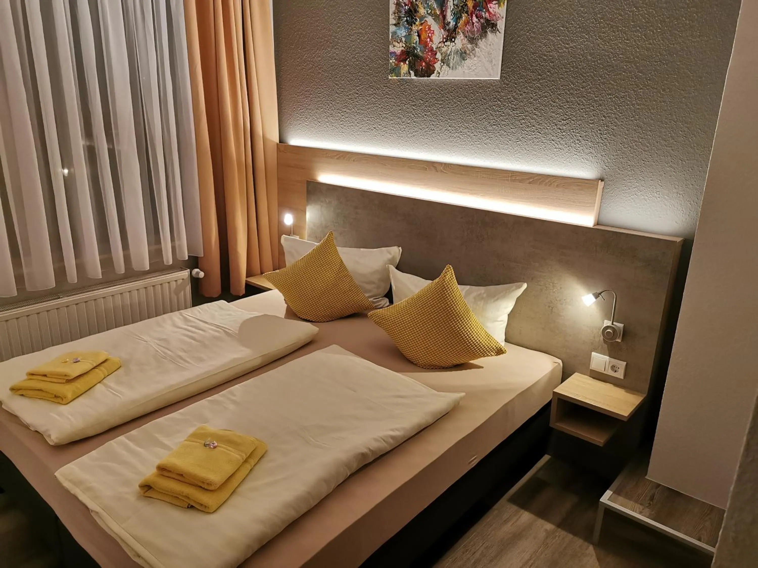 Photo of the whole room, Bed in Gasthof Alter Felsenkeller