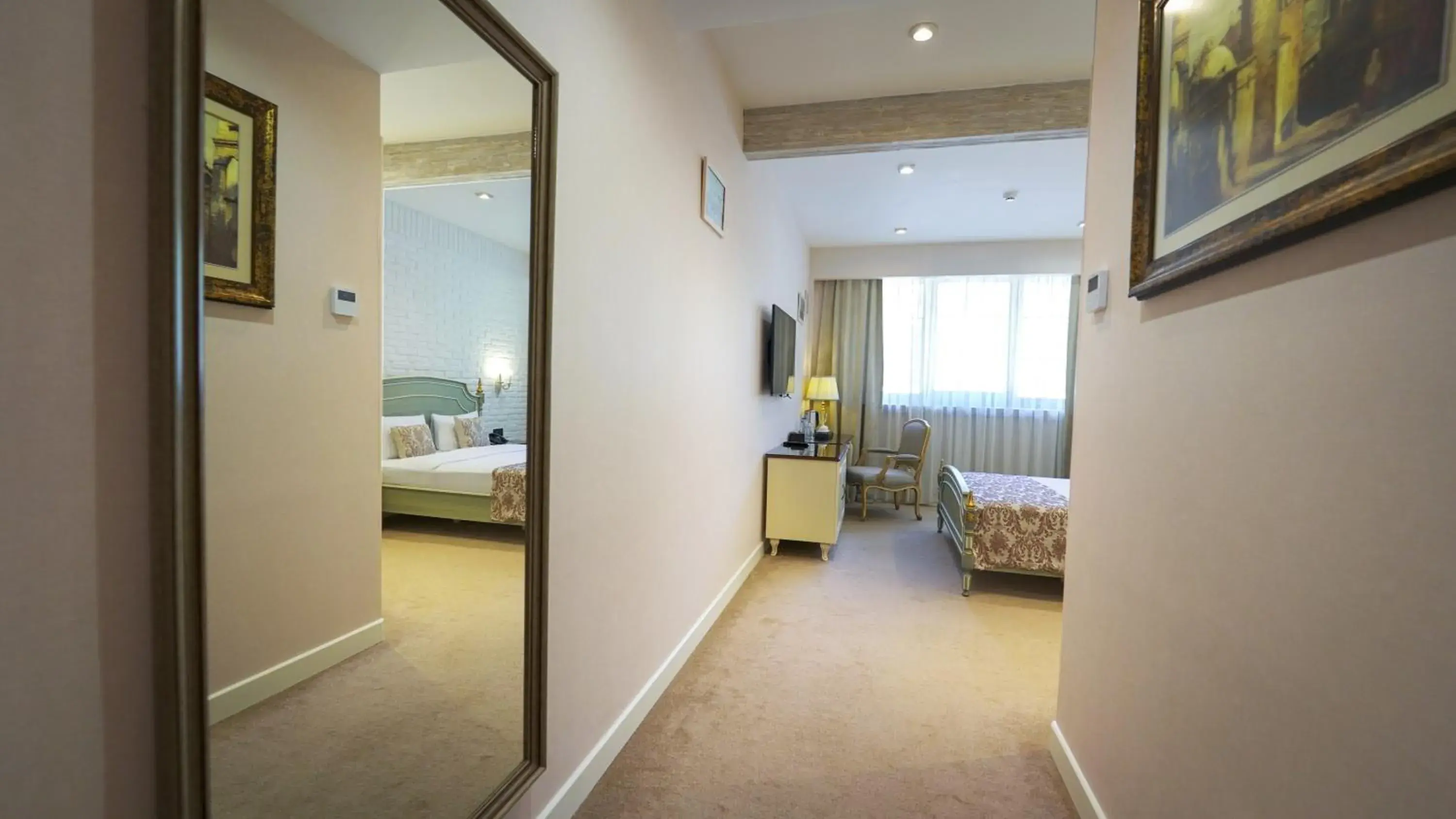 Photo of the whole room, Bed in Sapphire Marine Photo of the whole room, Bed in Sapphire Marine