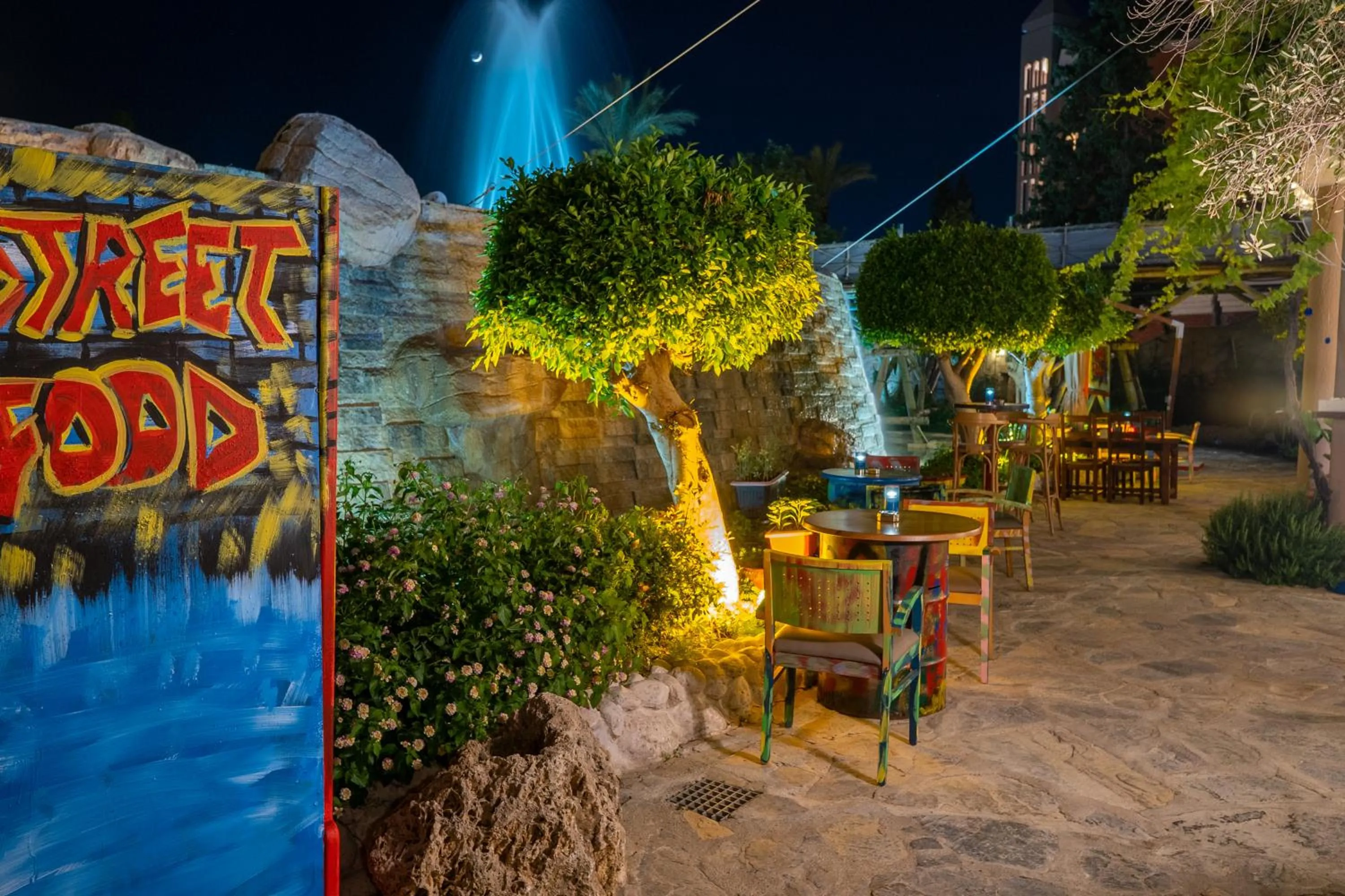 Restaurant/places to eat in AQI Pegasos Resort