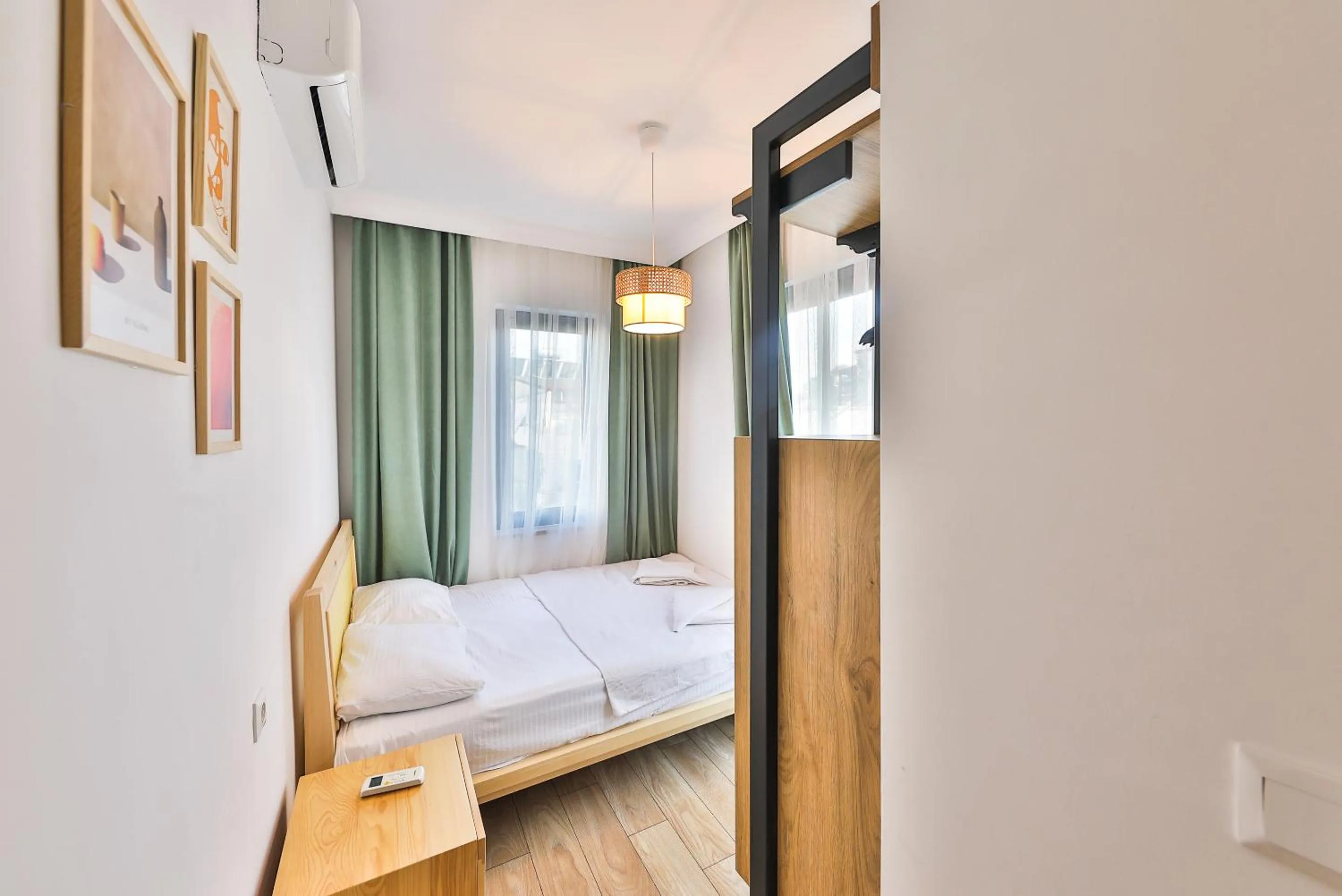 Photo of the whole room, Bed in Bahar Pansiyon