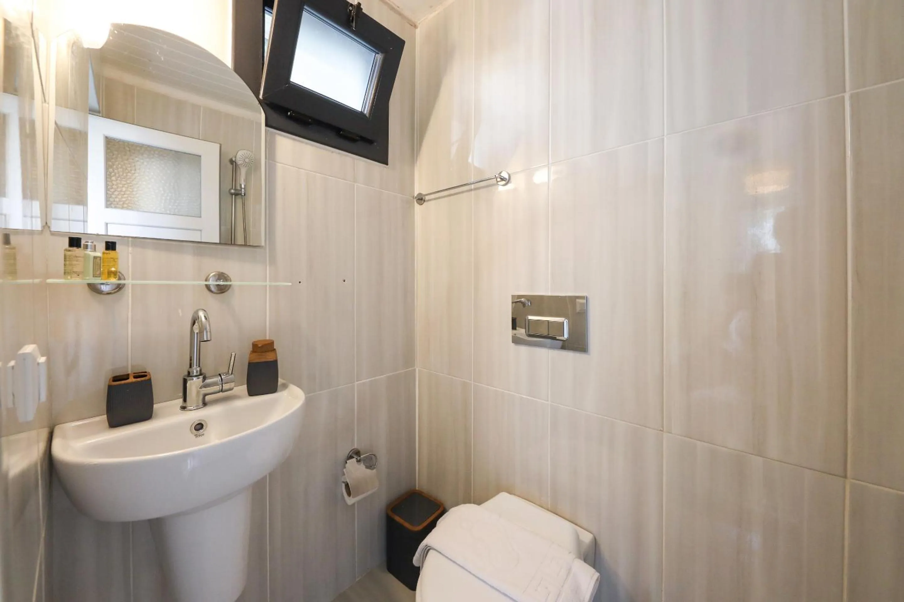 Bathroom in Bahar Pansiyon