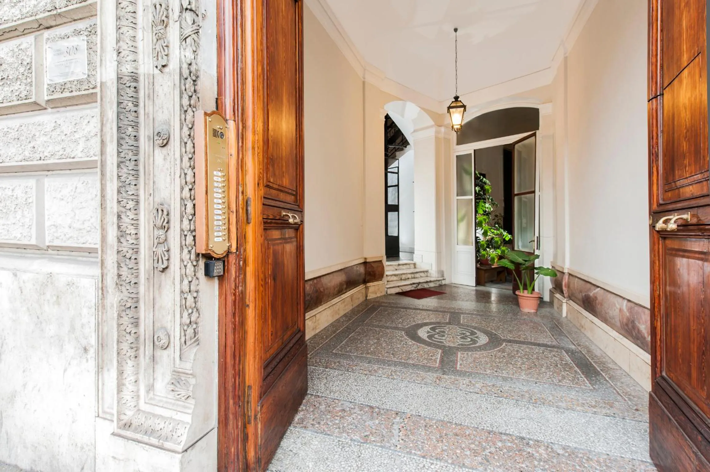 Facade/entrance in Charme 308