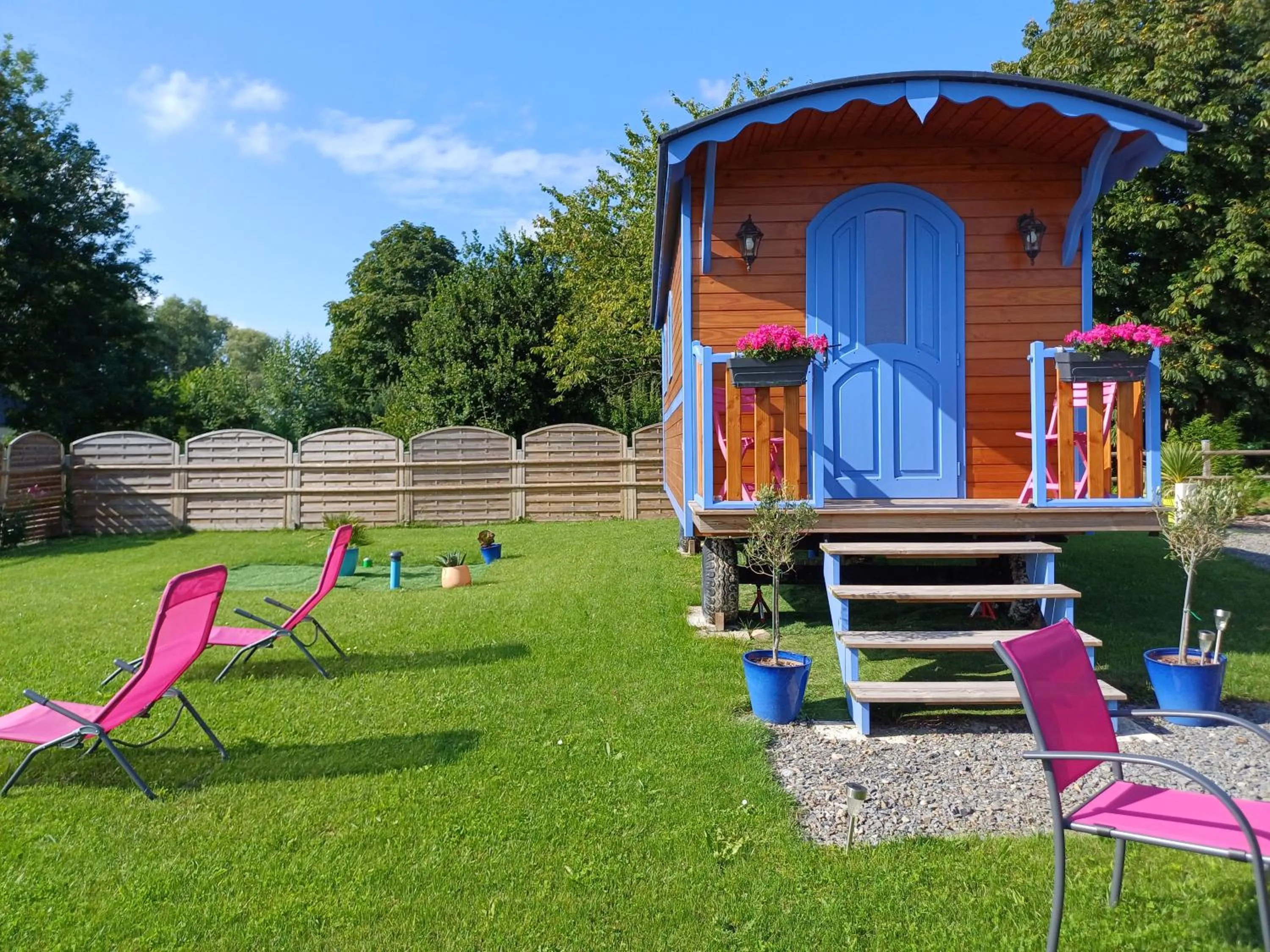 Patio in La Bastide du Moulin - Mont St Michel