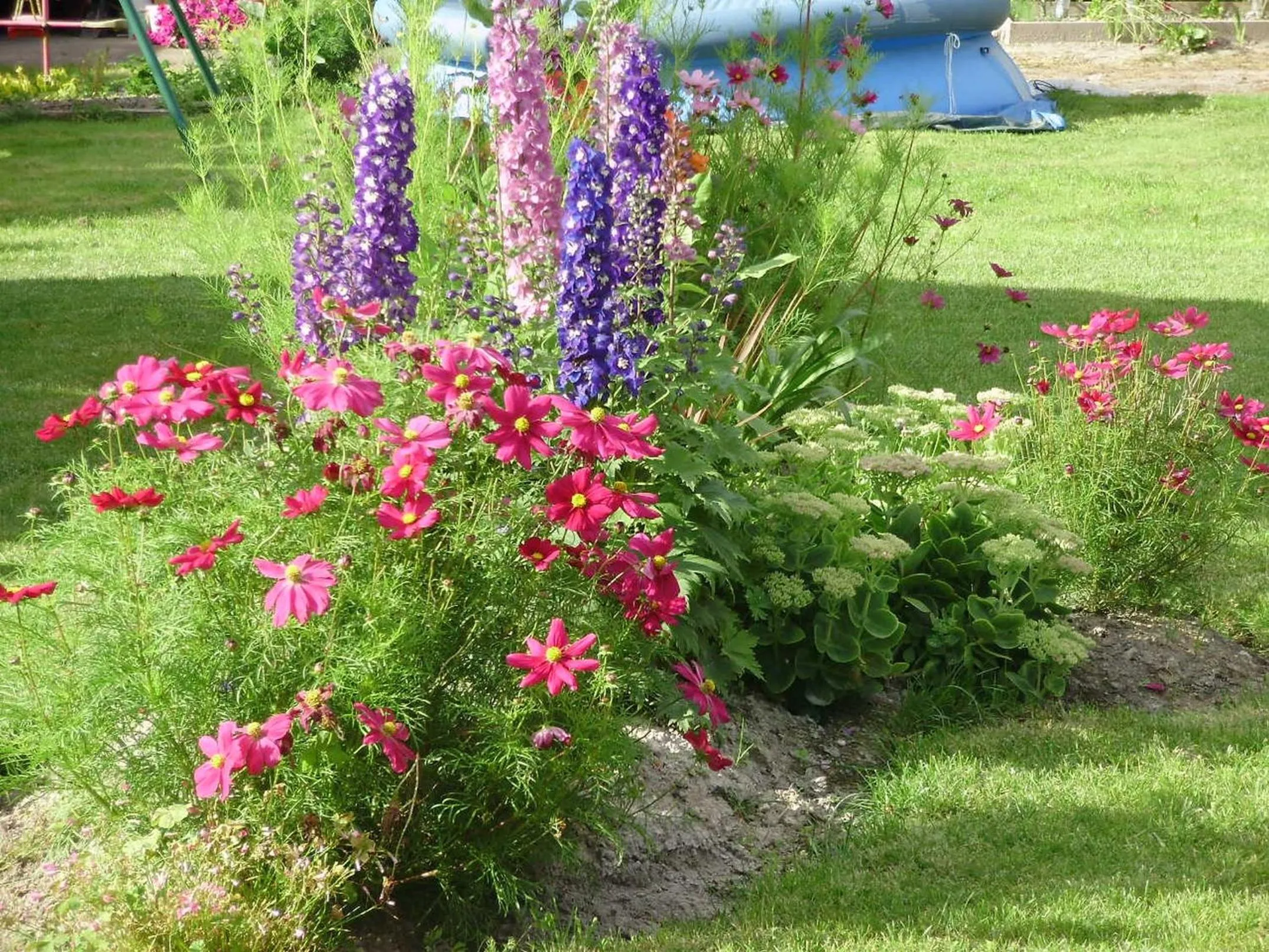 Garden view in La Bastide du Moulin - Mont St Michel