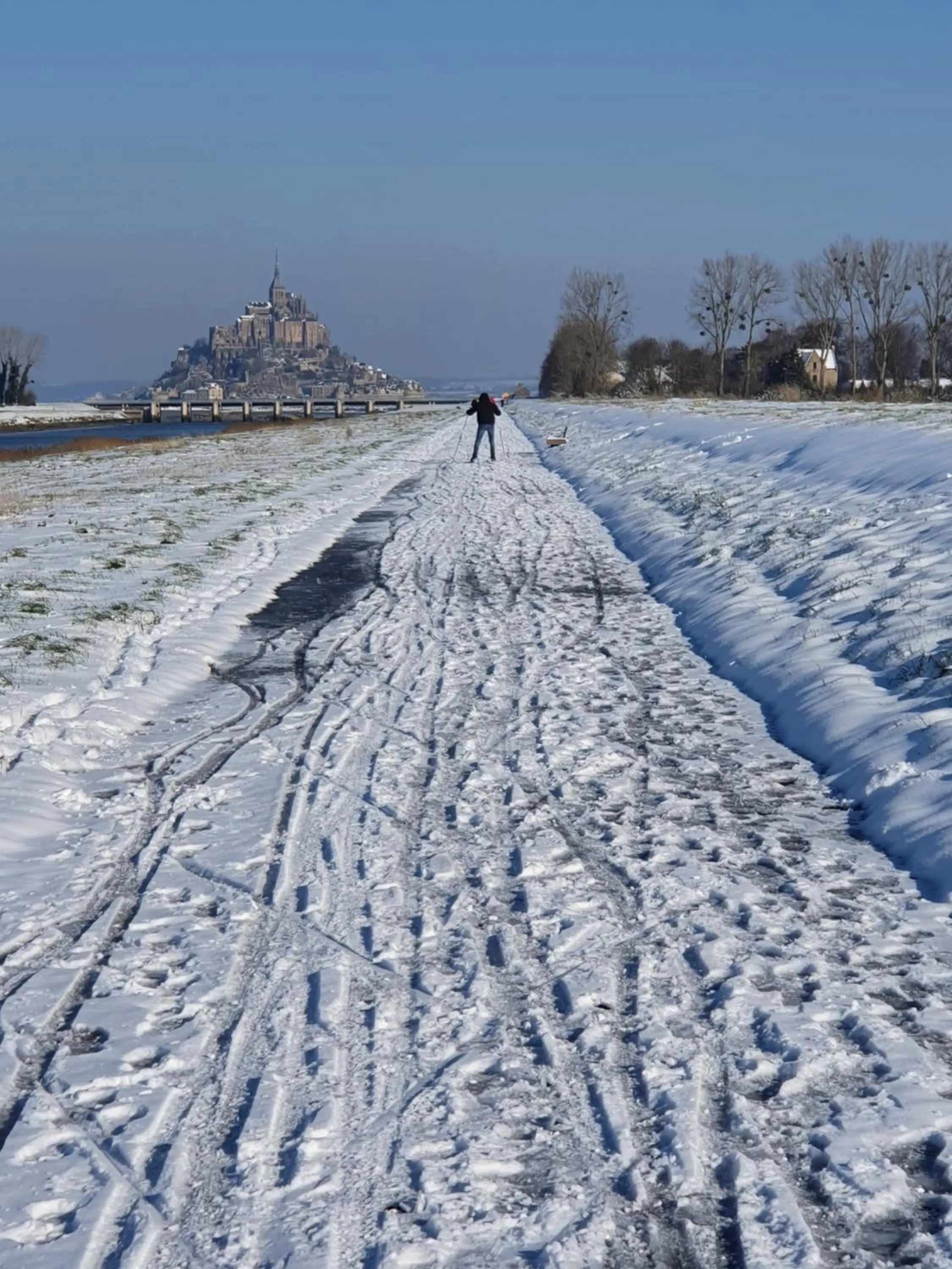 Neighbourhood in La Bastide du Moulin - Mont St Michel