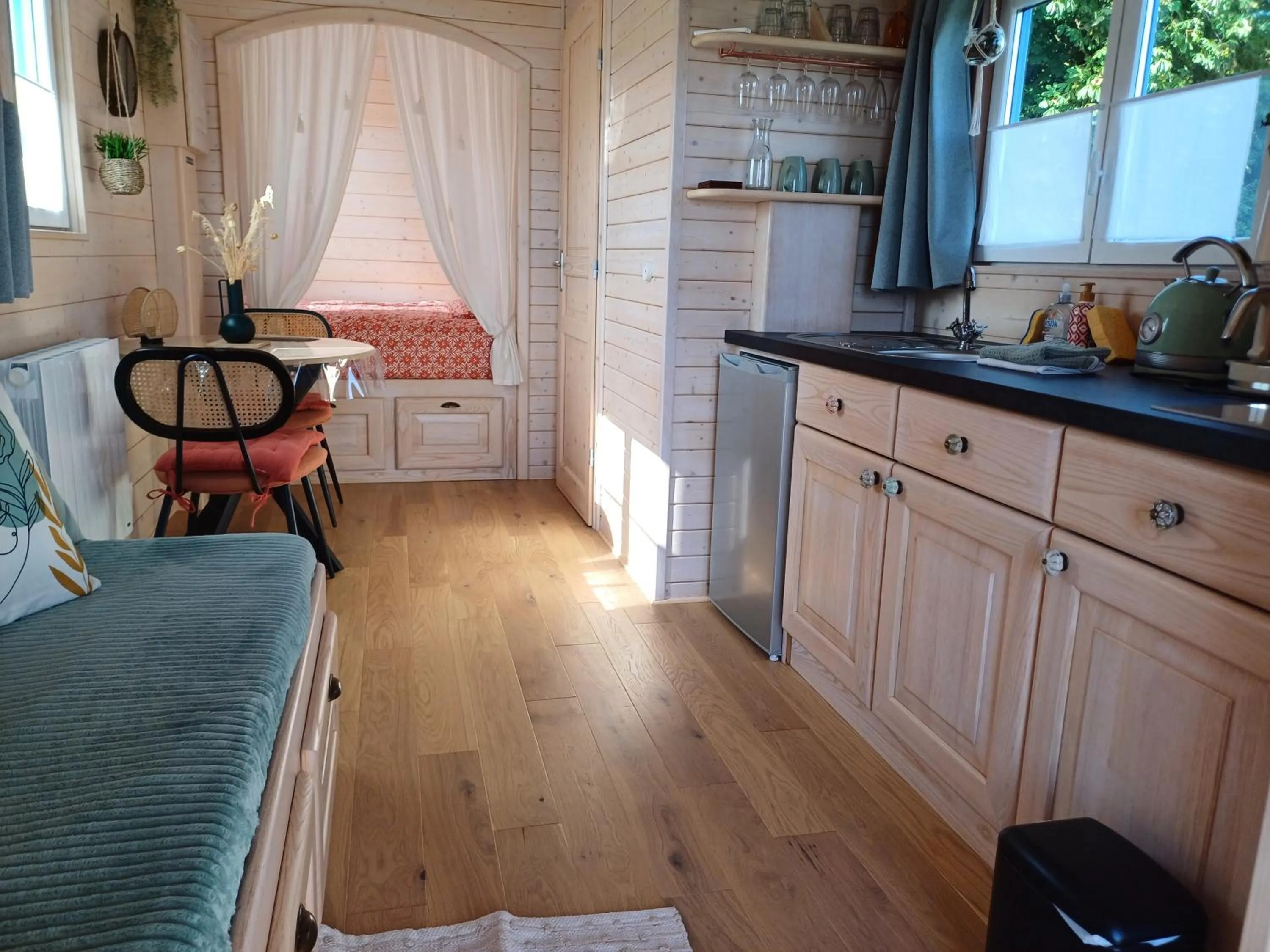 kitchen in La Bastide du Moulin - Mont St Michel